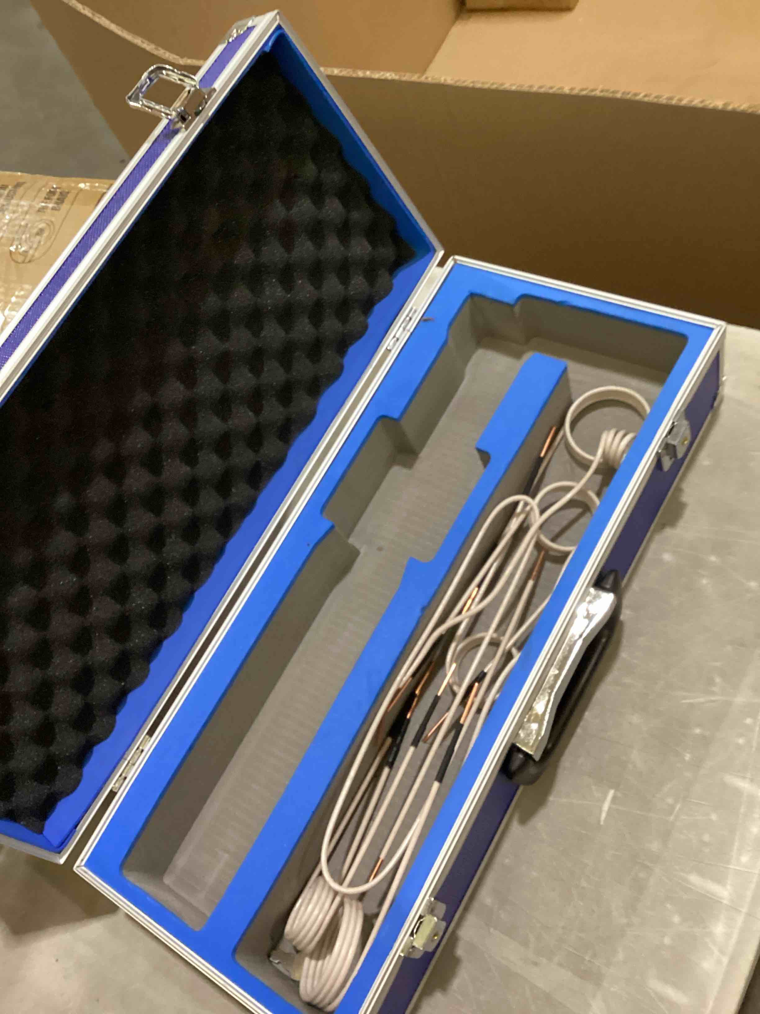 https://s3.amazonaws.com/lotting-images-prod/bidfta/PPE2898744_1750263413326.jpeg