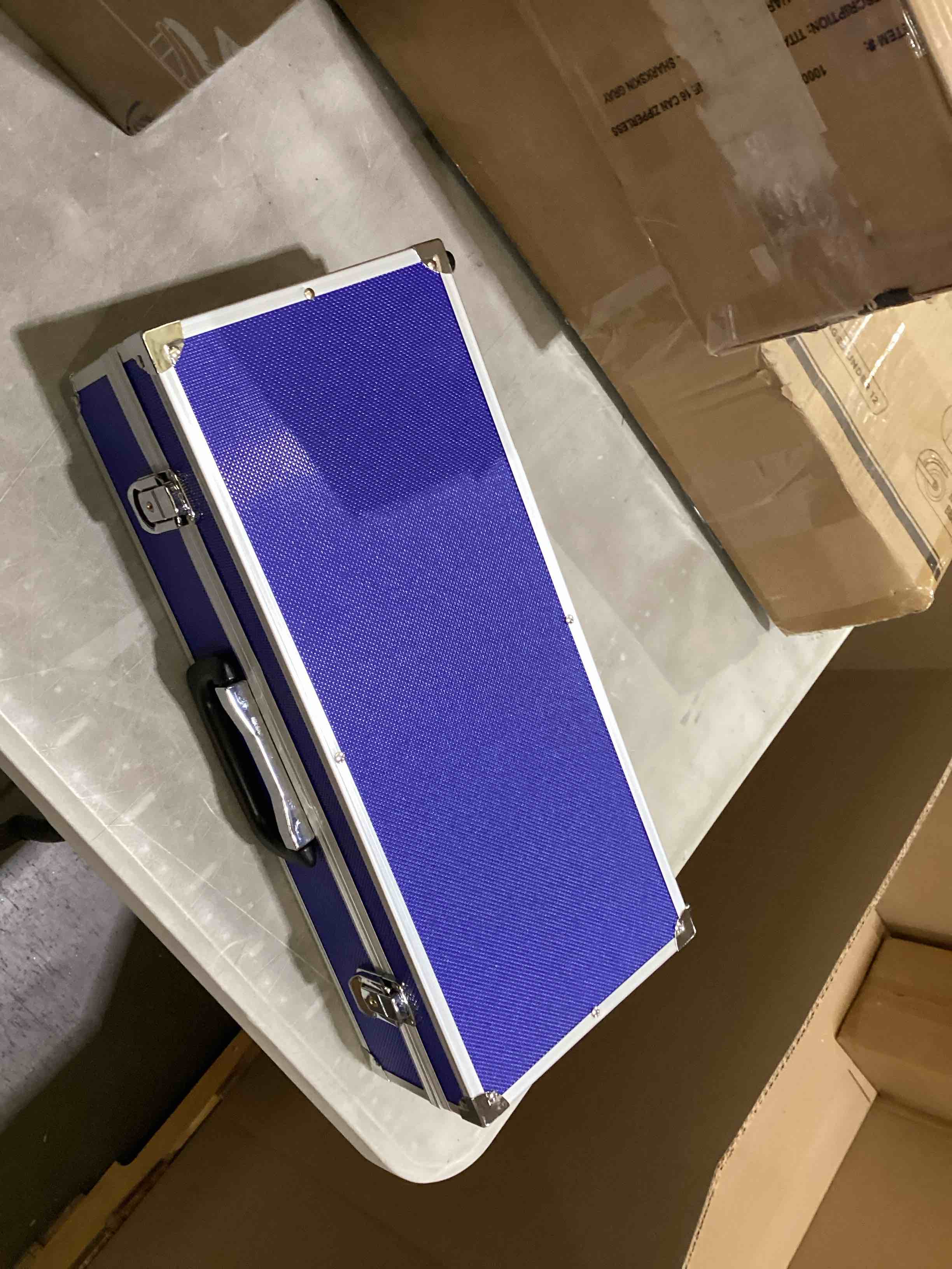 https://s3.amazonaws.com/lotting-images-prod/bidfta/PPE2898744_1750263493034.jpeg