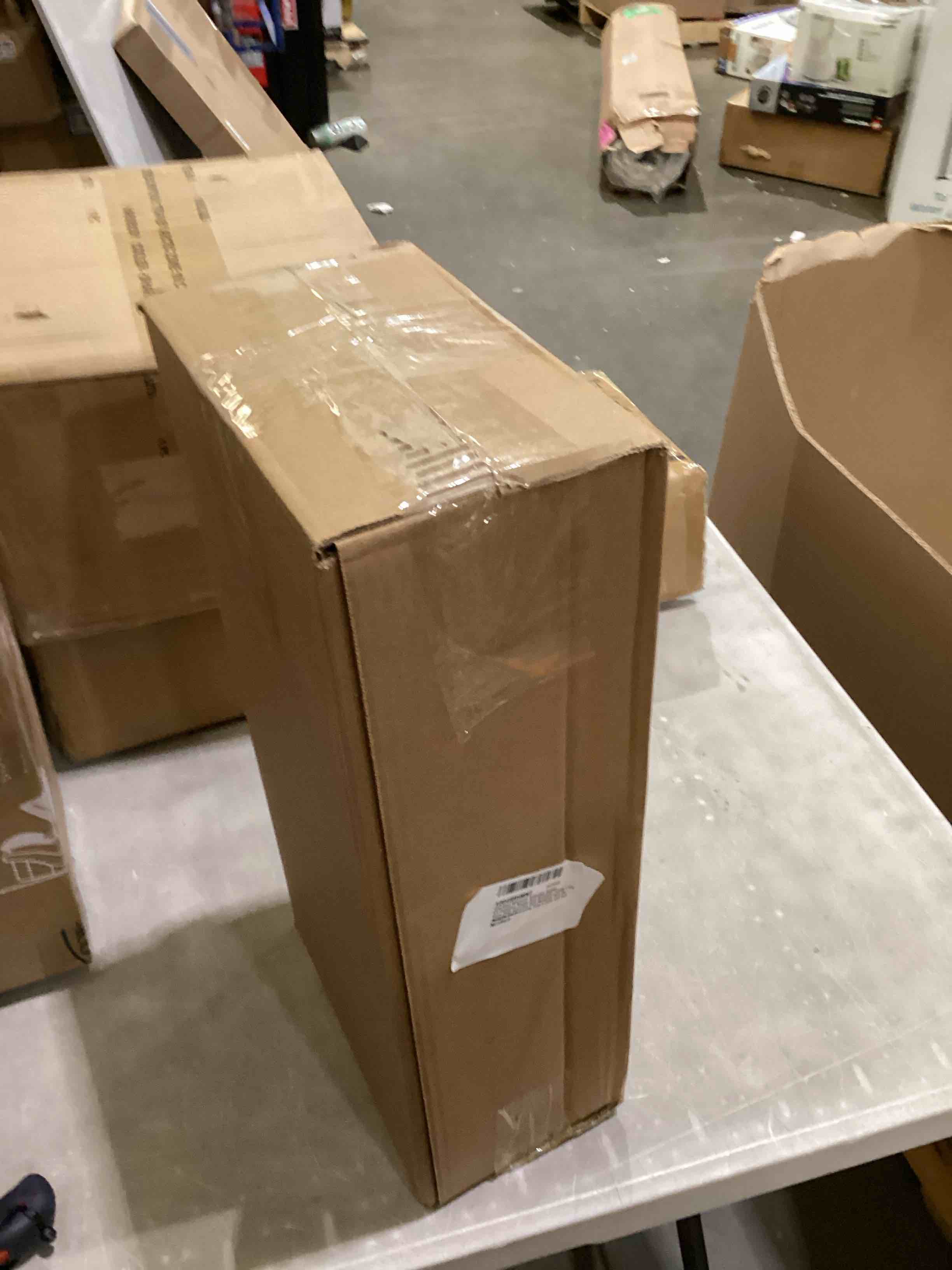 https://s3.amazonaws.com/lotting-images-prod/bidfta/PPE2898744_1750263637908.jpeg