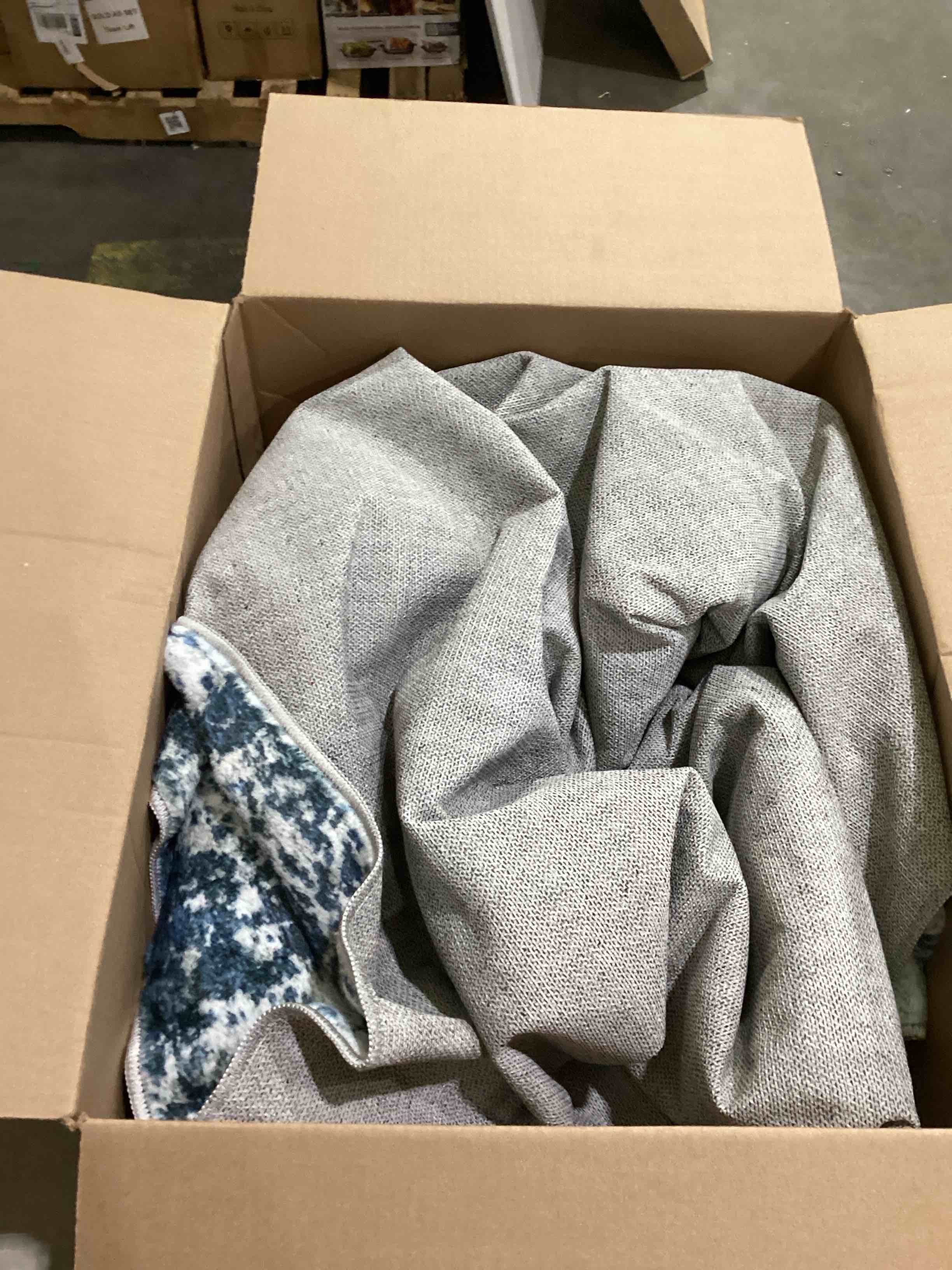 https://s3.amazonaws.com/lotting-images-prod/bidfta/PPE2898756_1750267784639.jpeg