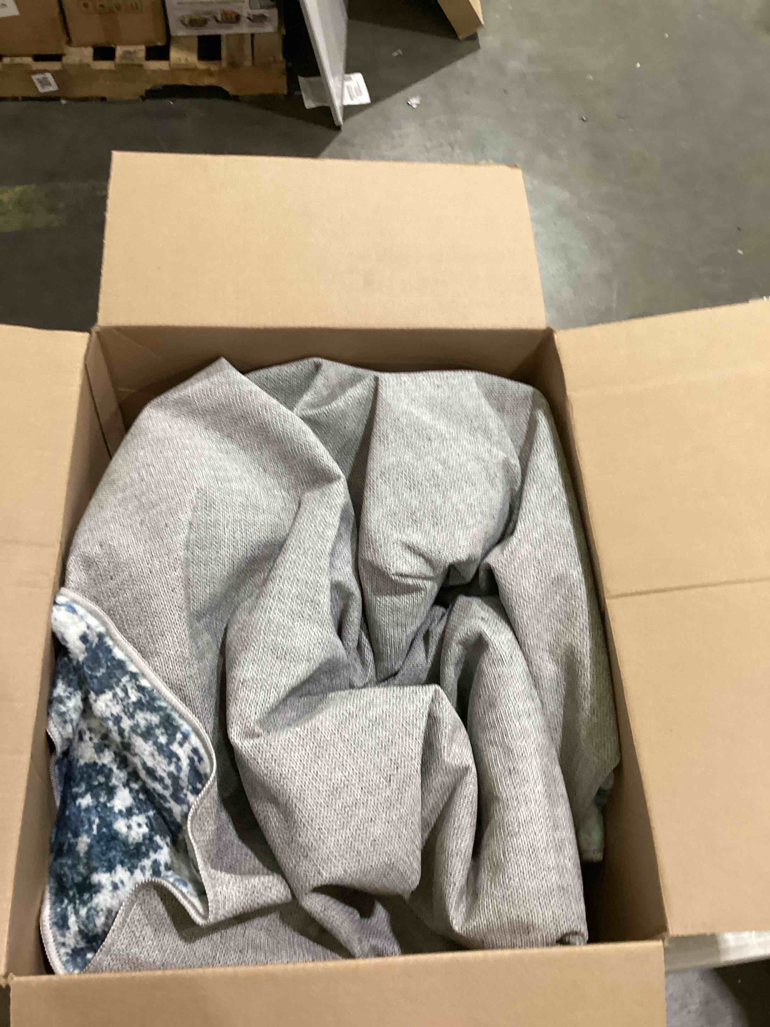 https://s3.amazonaws.com/lotting-images-prod/bidfta/PPE2898756_1750267785739.jpeg