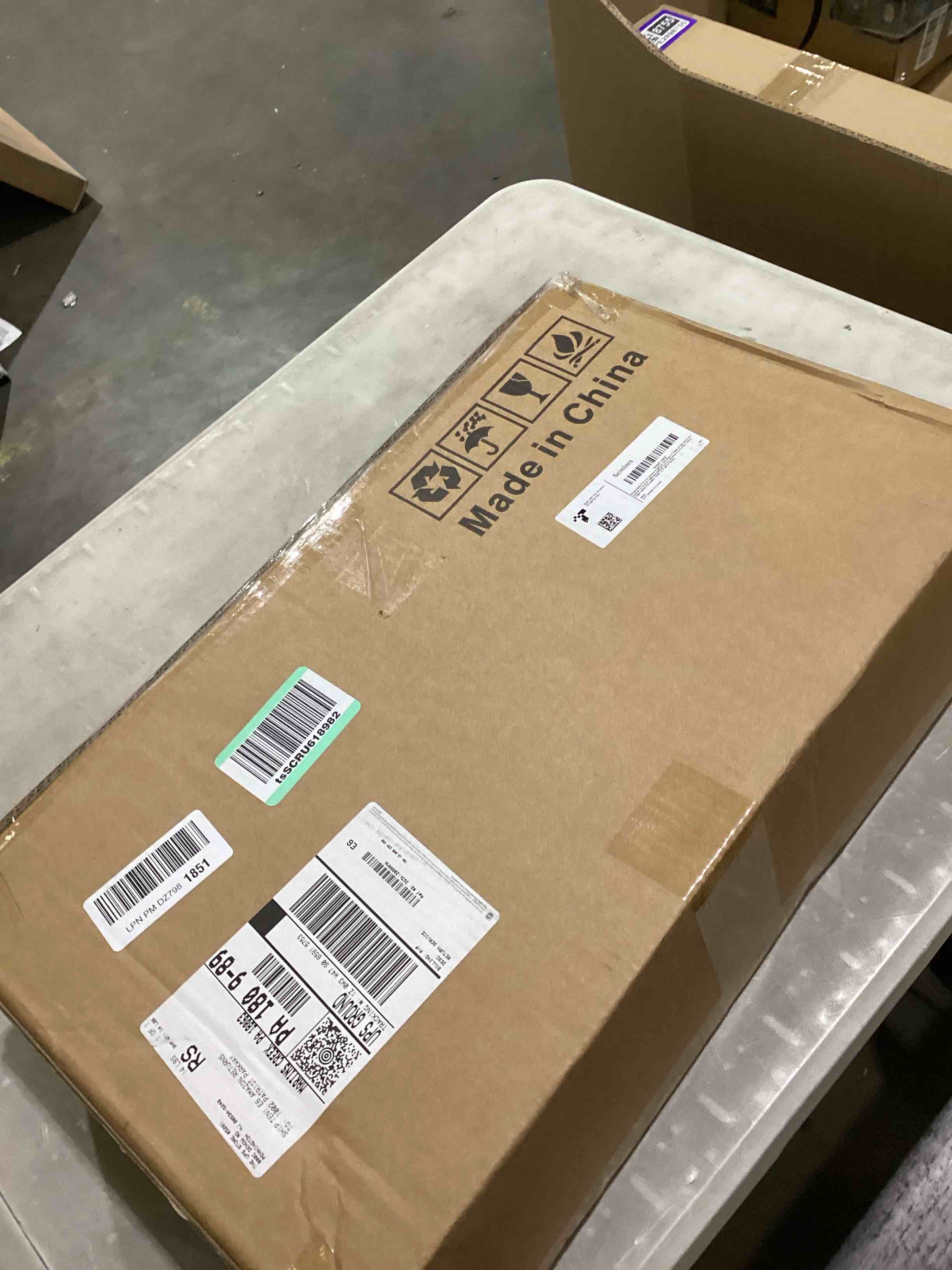 https://s3.amazonaws.com/lotting-images-prod/bidfta/PPE2898763_1750270199982.jpeg