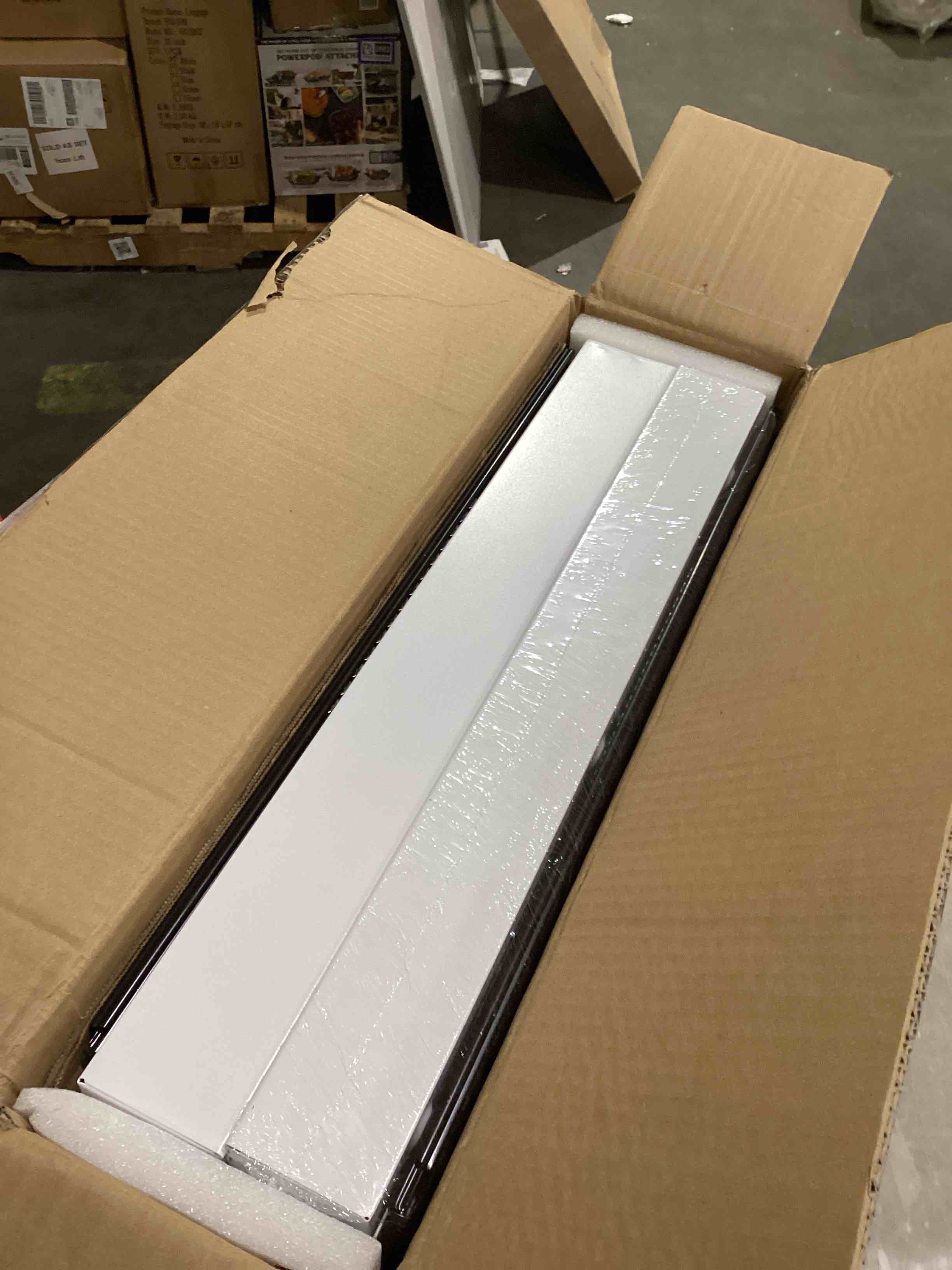 https://s3.amazonaws.com/lotting-images-prod/bidfta/PPE2898763_1750270216385.jpeg