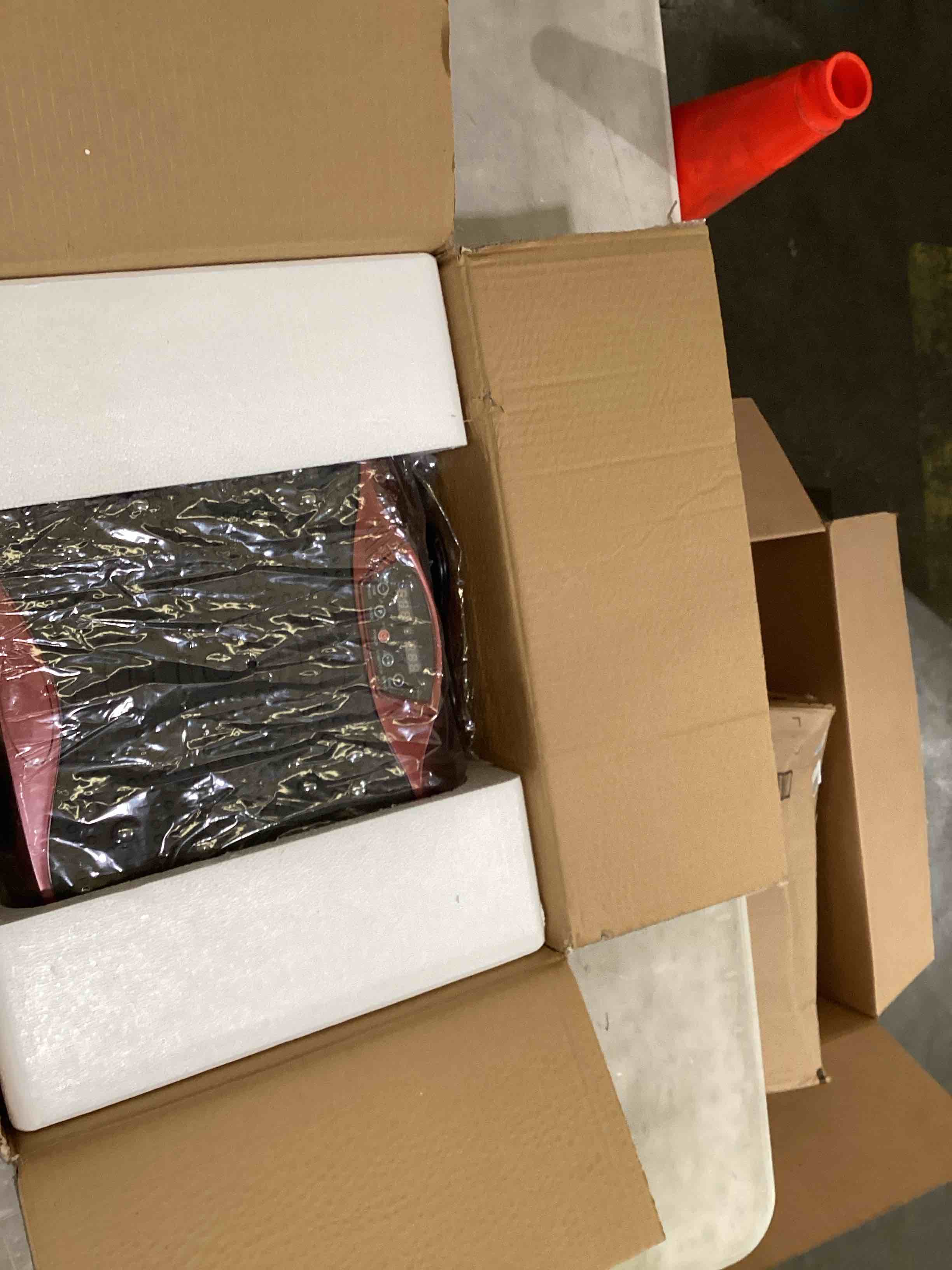 https://s3.amazonaws.com/lotting-images-prod/bidfta/PPE2898783_1750274725526.jpeg