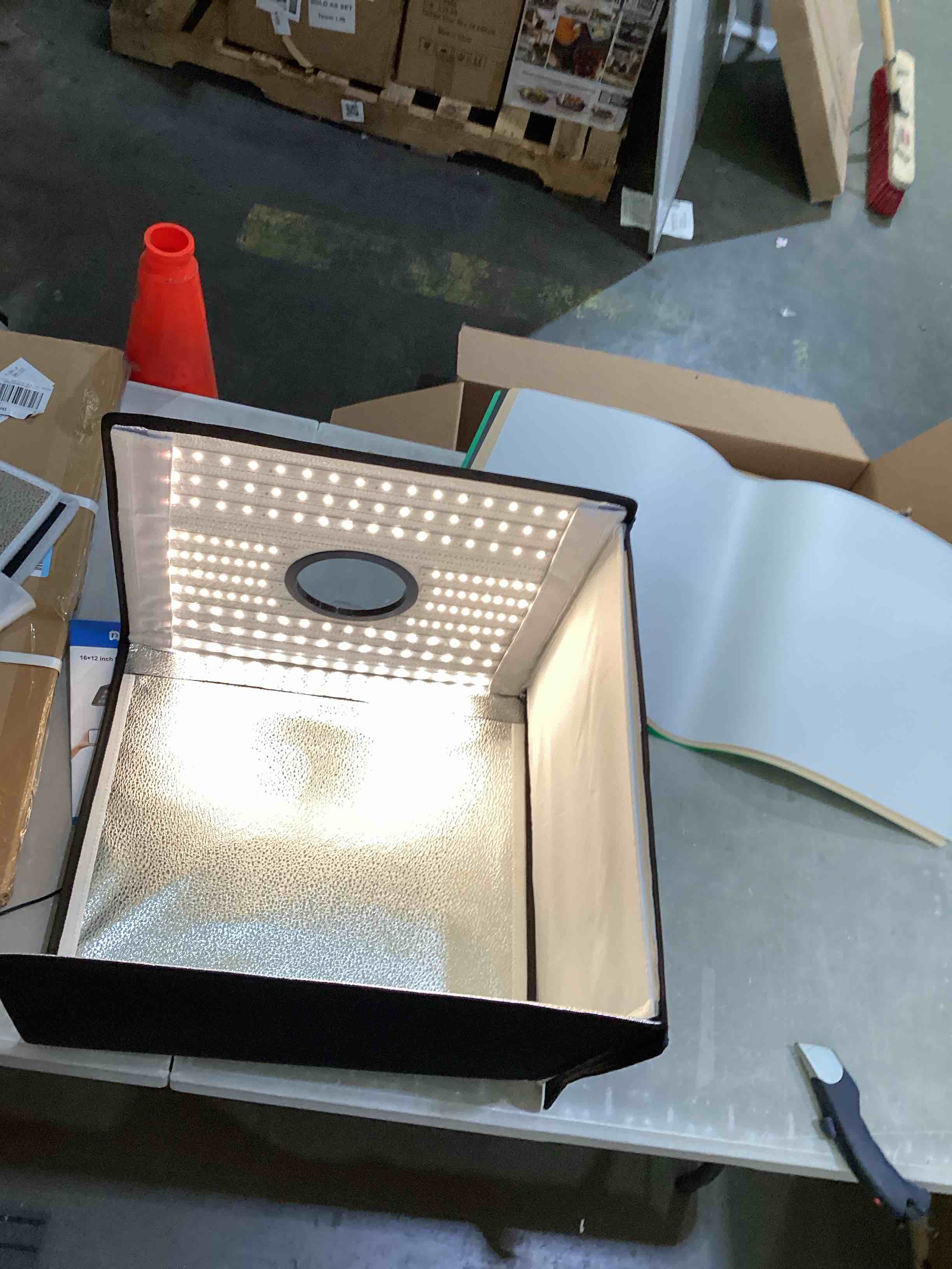 https://s3.amazonaws.com/lotting-images-prod/bidfta/PPE2898784_1750274999630.jpeg