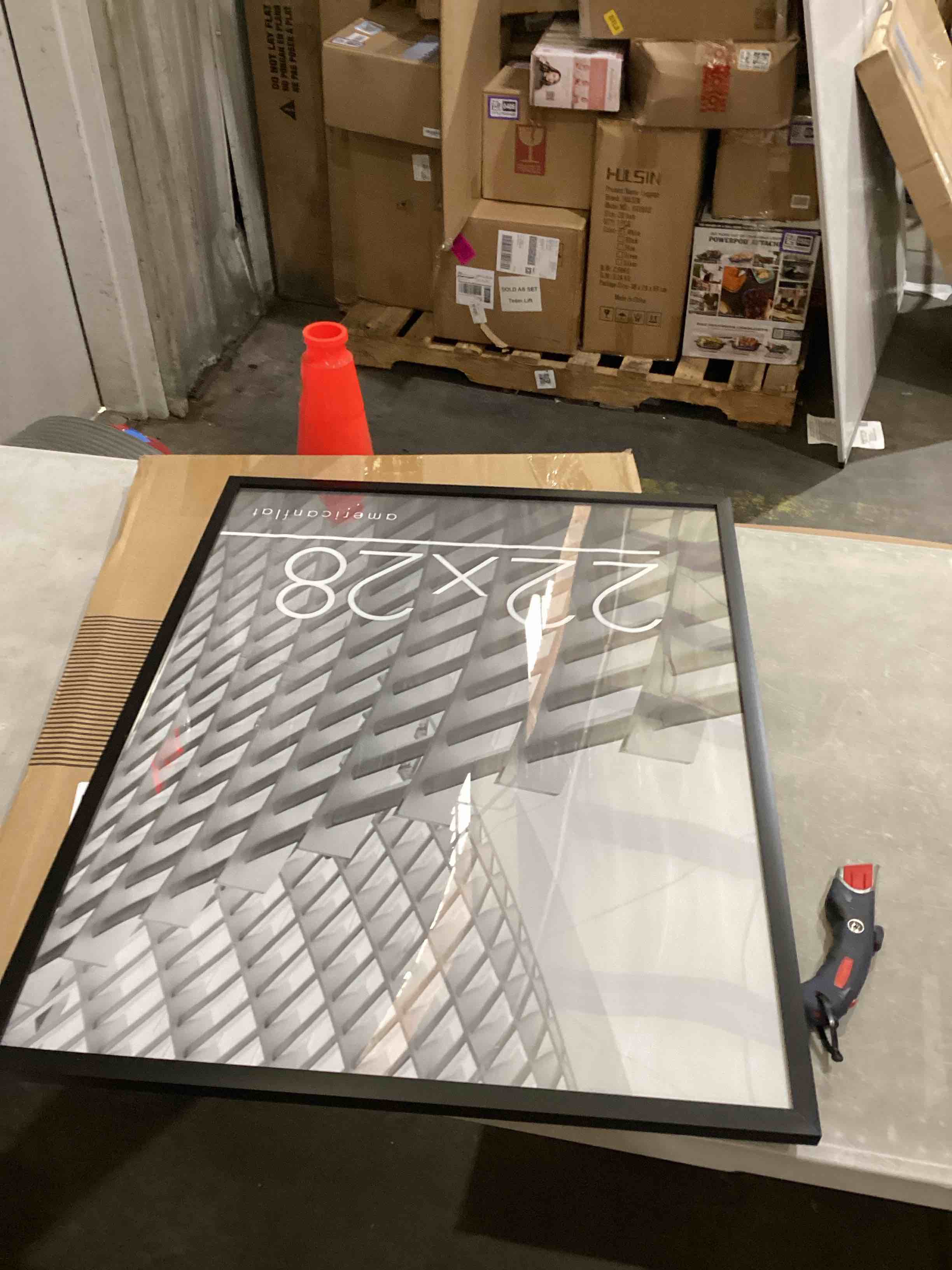 https://s3.amazonaws.com/lotting-images-prod/bidfta/PPE2898786_1750275379596.jpeg