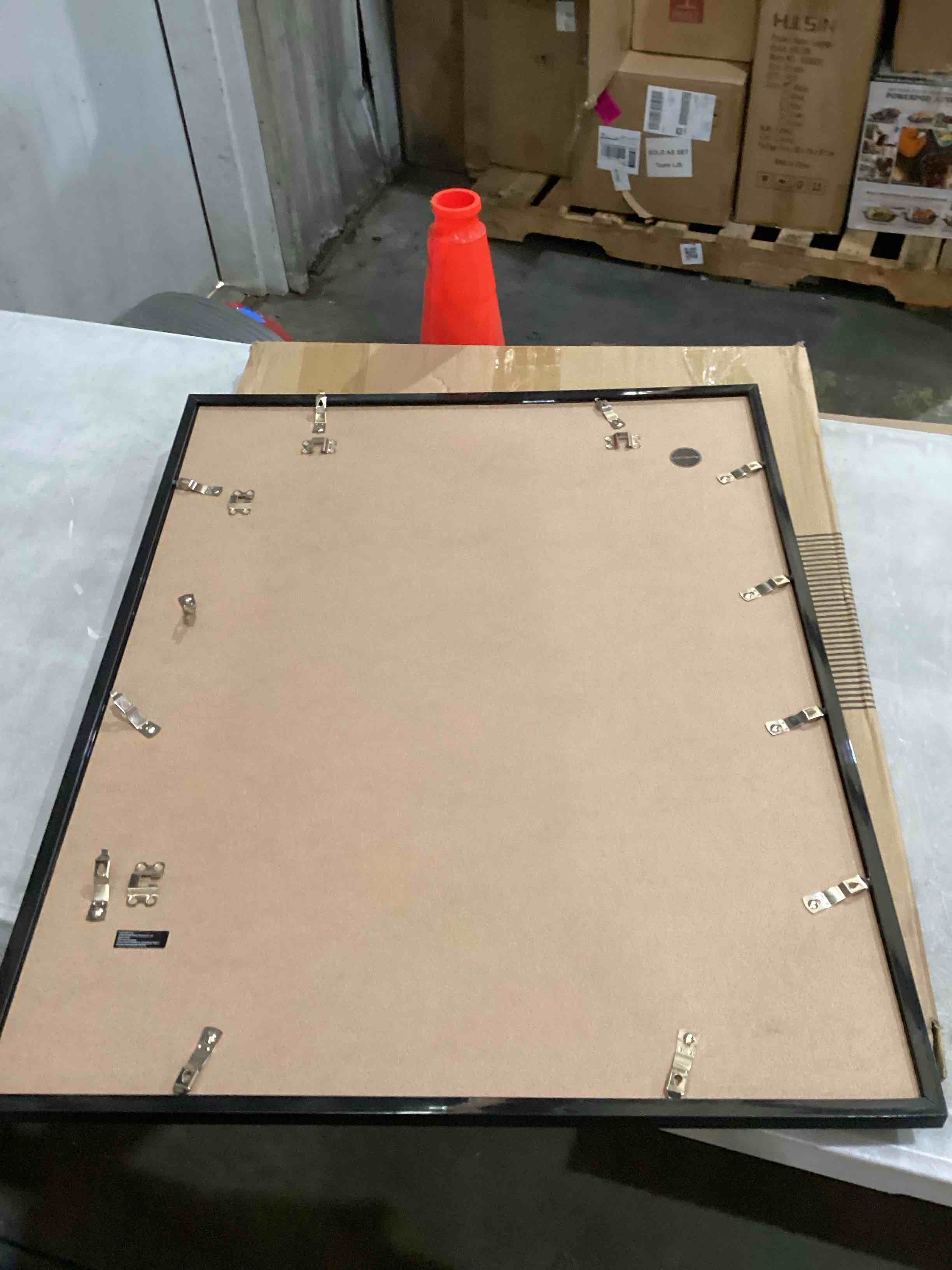 https://s3.amazonaws.com/lotting-images-prod/bidfta/PPE2898786_1750275383883.jpeg