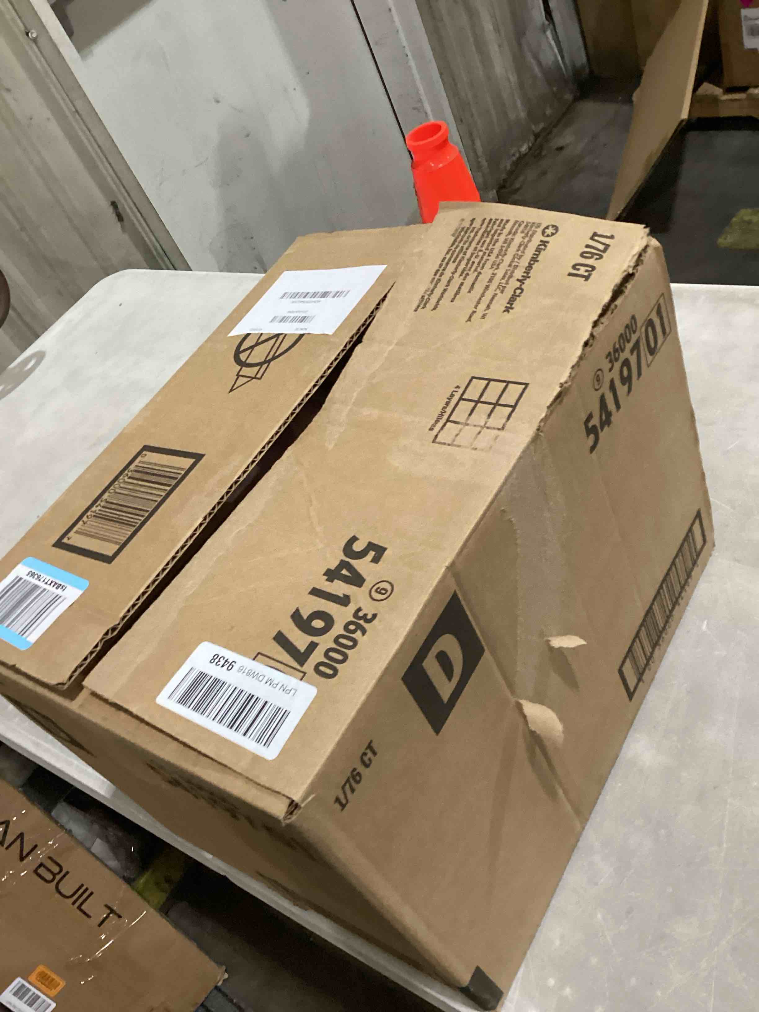 https://s3.amazonaws.com/lotting-images-prod/bidfta/PPE2898806_1750343127851.jpeg