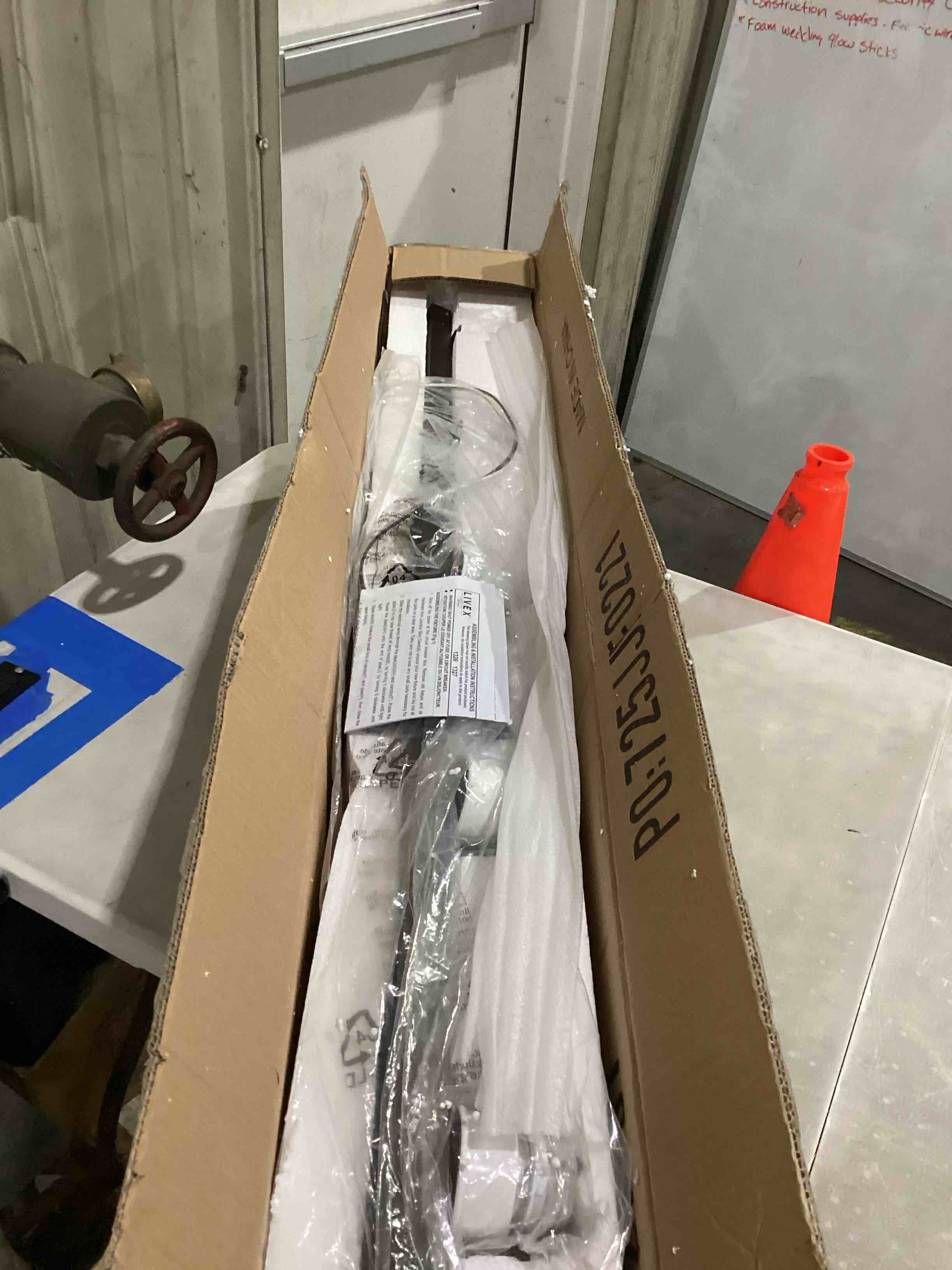 https://s3.amazonaws.com/lotting-images-prod/bidfta/PPE2898889_1750687539711.jpeg