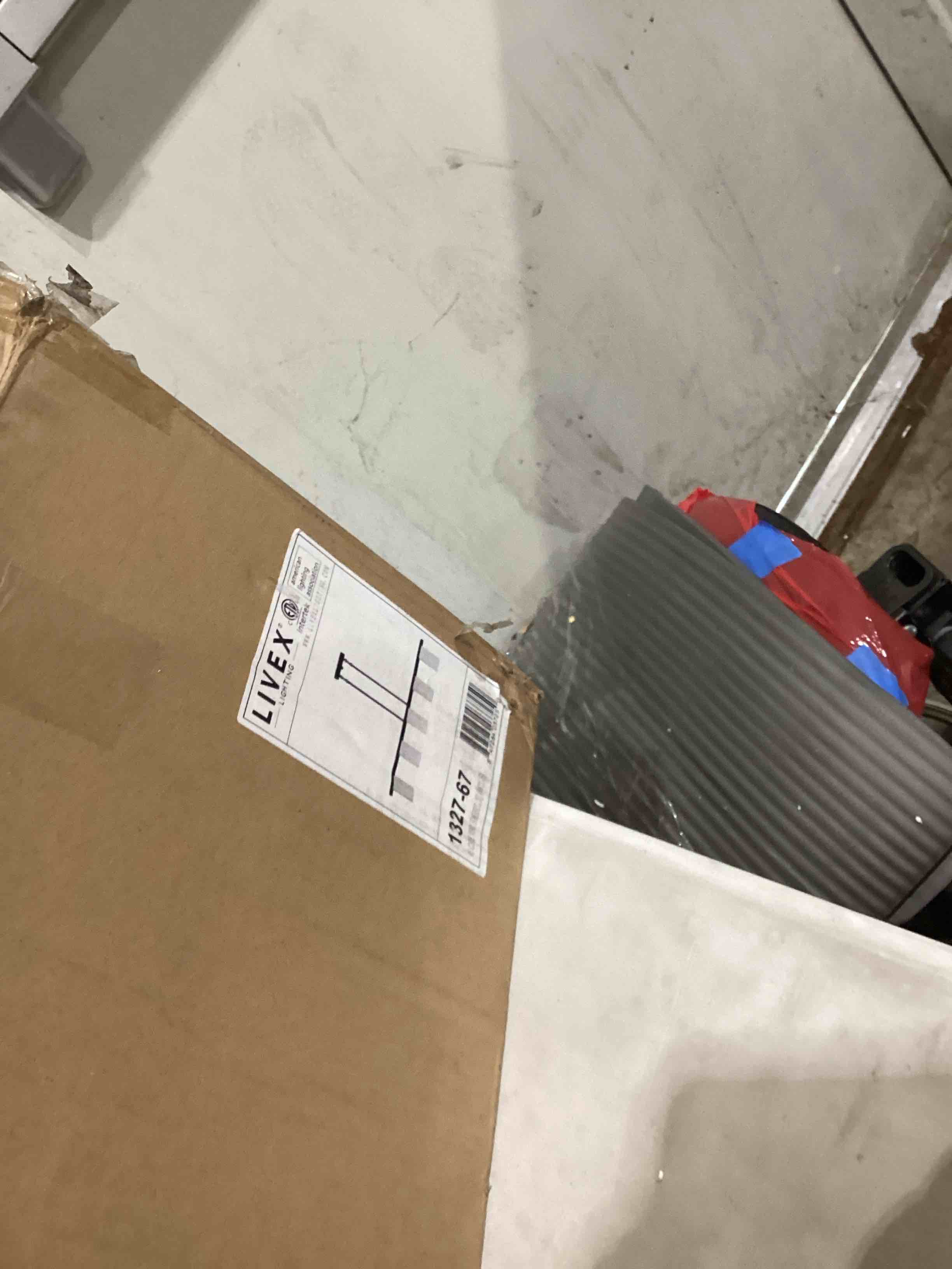 https://s3.amazonaws.com/lotting-images-prod/bidfta/PPE2898889_1750687544021.jpeg