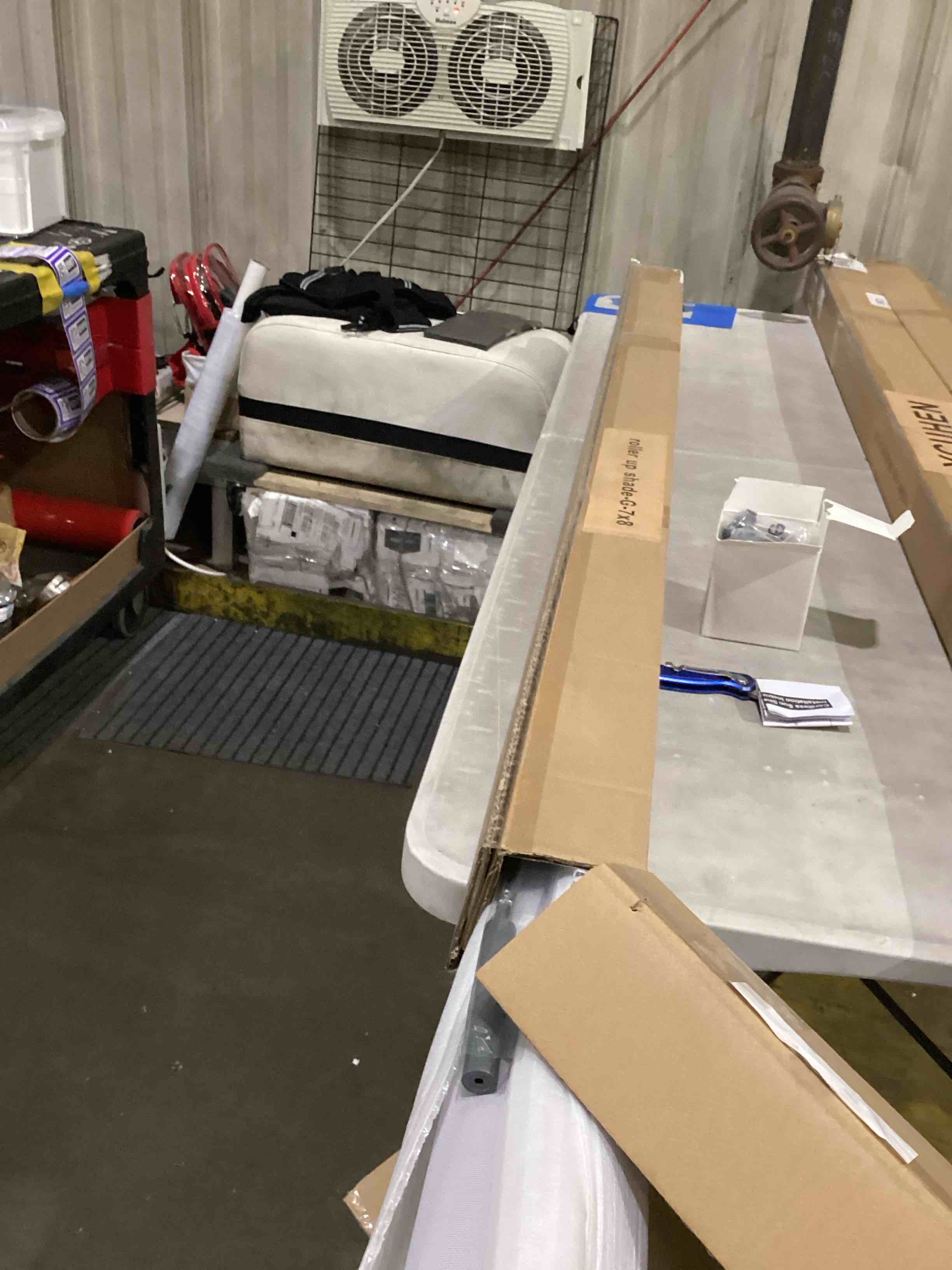 https://s3.amazonaws.com/lotting-images-prod/bidfta/PPE2898902_1750698730611.jpeg