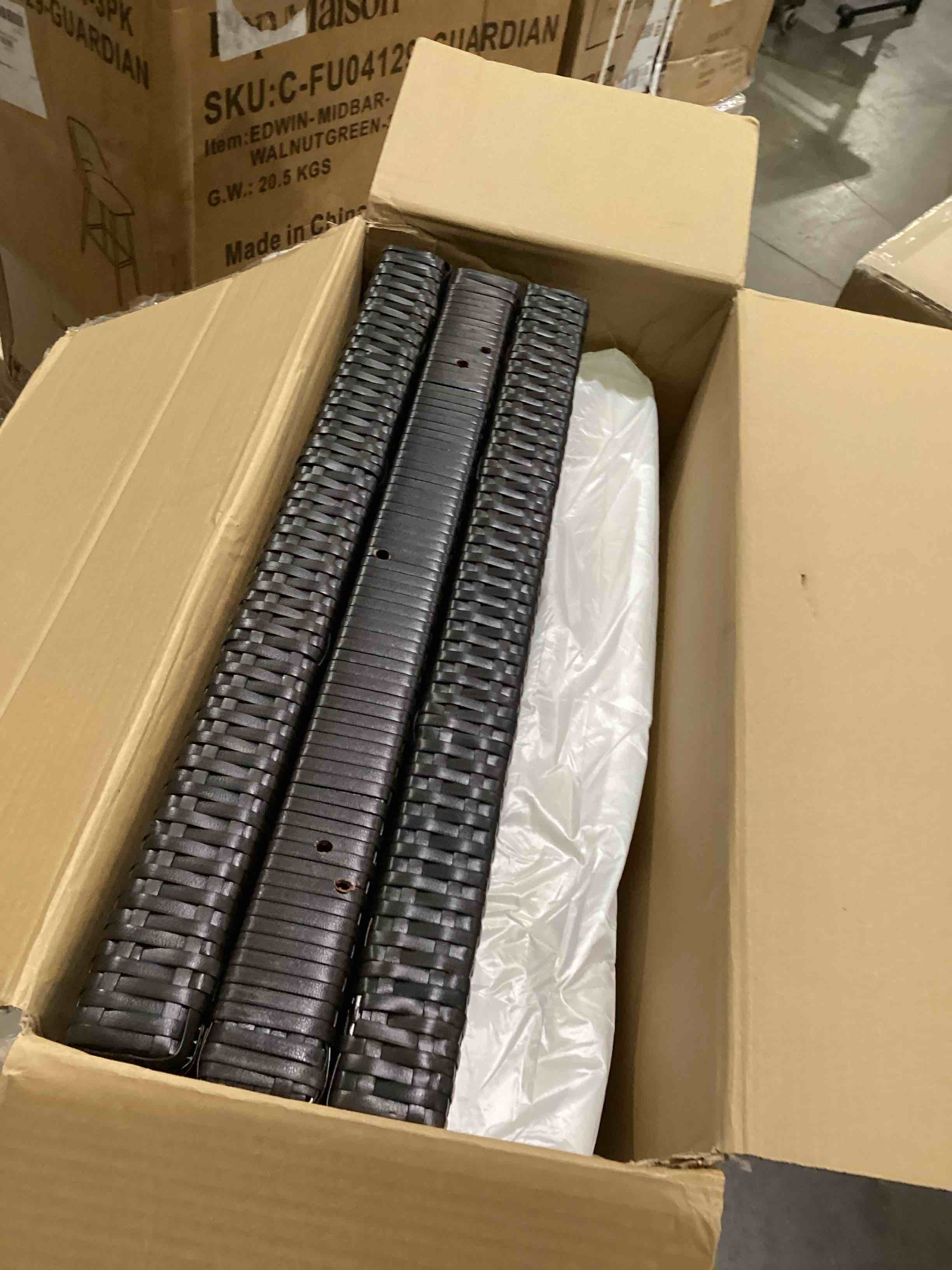 https://s3.amazonaws.com/lotting-images-prod/bidfta/PPE2898947_1750775616137.jpeg