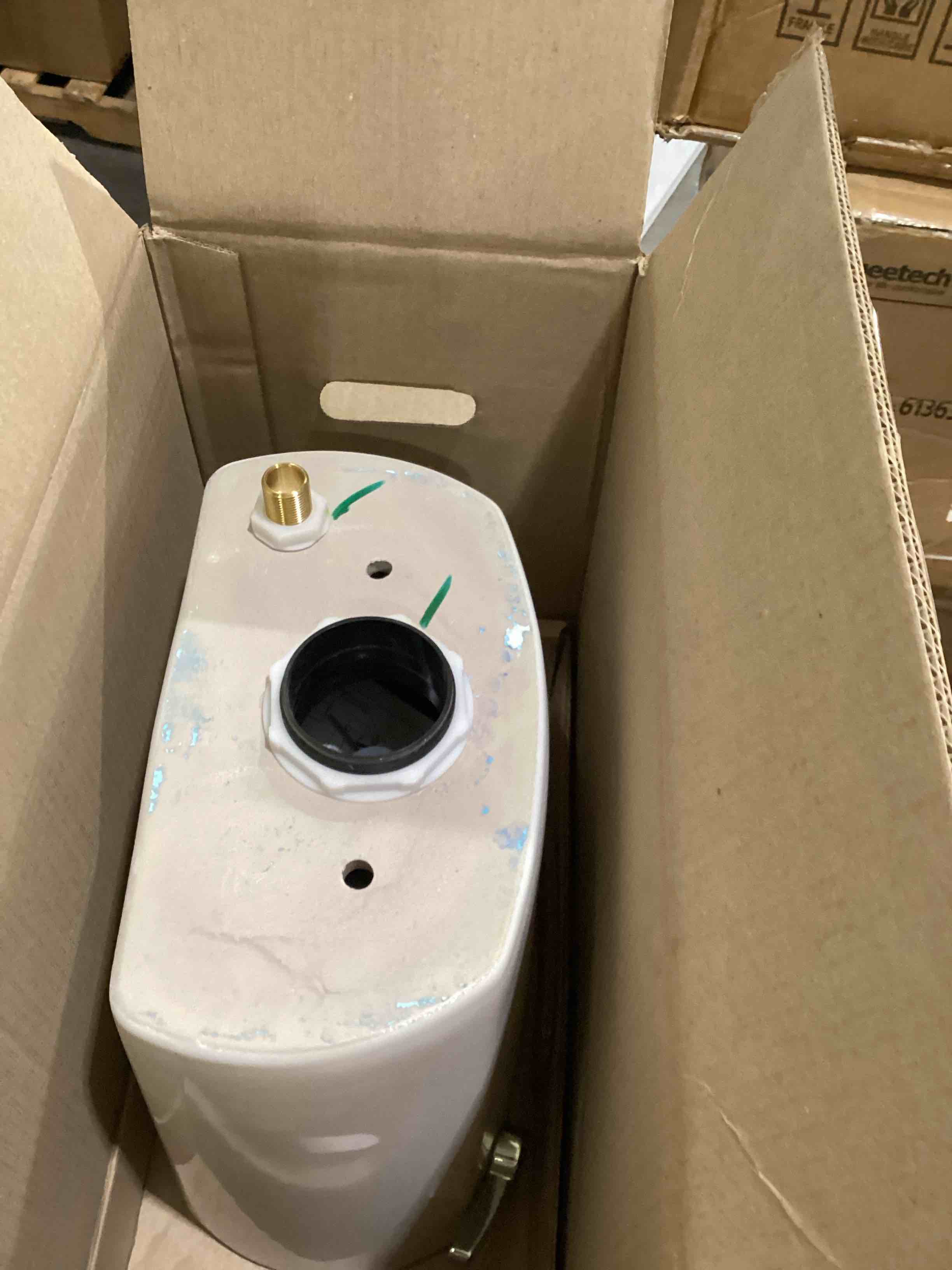 https://s3.amazonaws.com/lotting-images-prod/bidfta/PPE2898952_1750776909756.jpeg