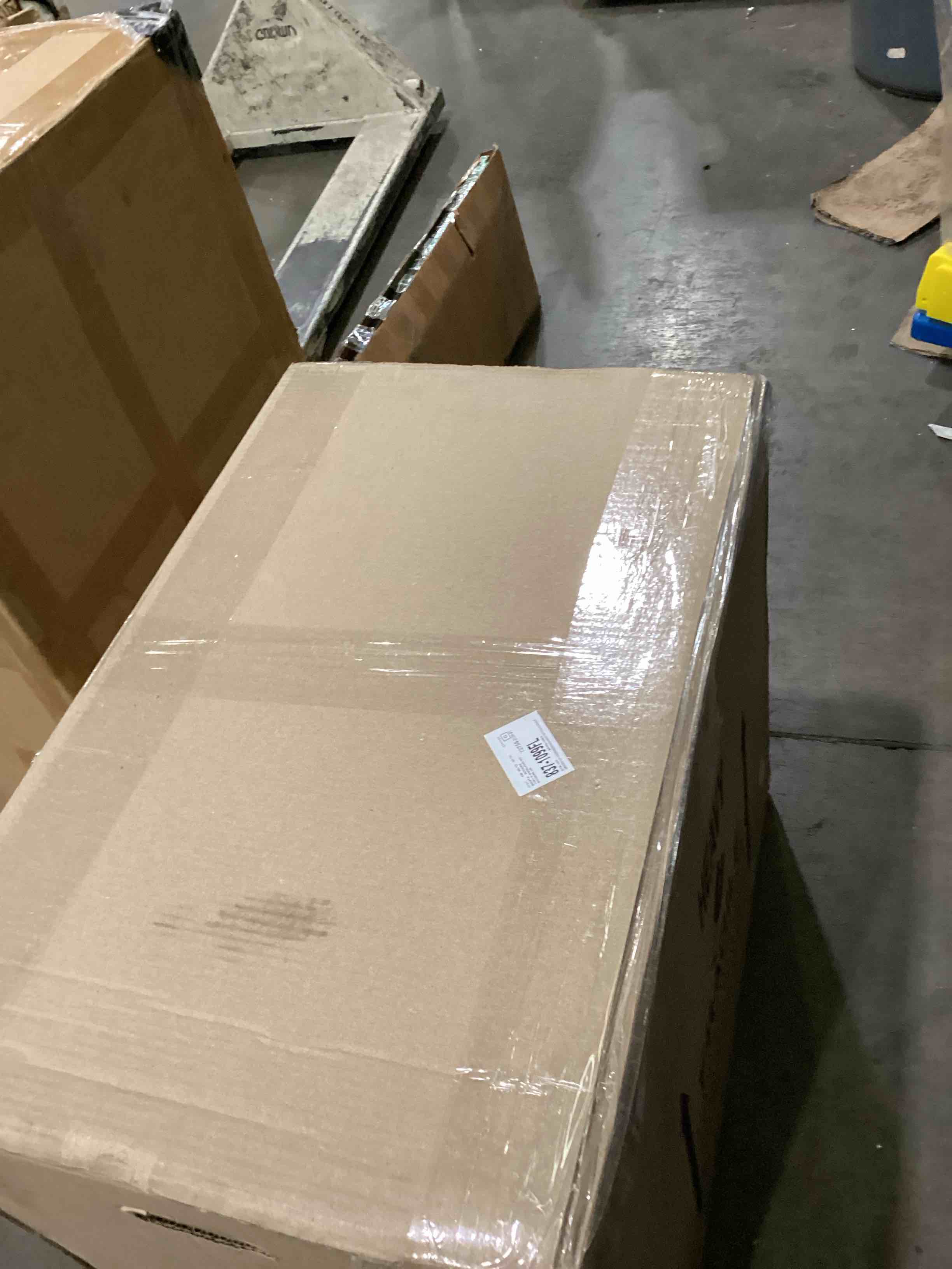 https://s3.amazonaws.com/lotting-images-prod/bidfta/PPE2898952_1750776923295.jpeg