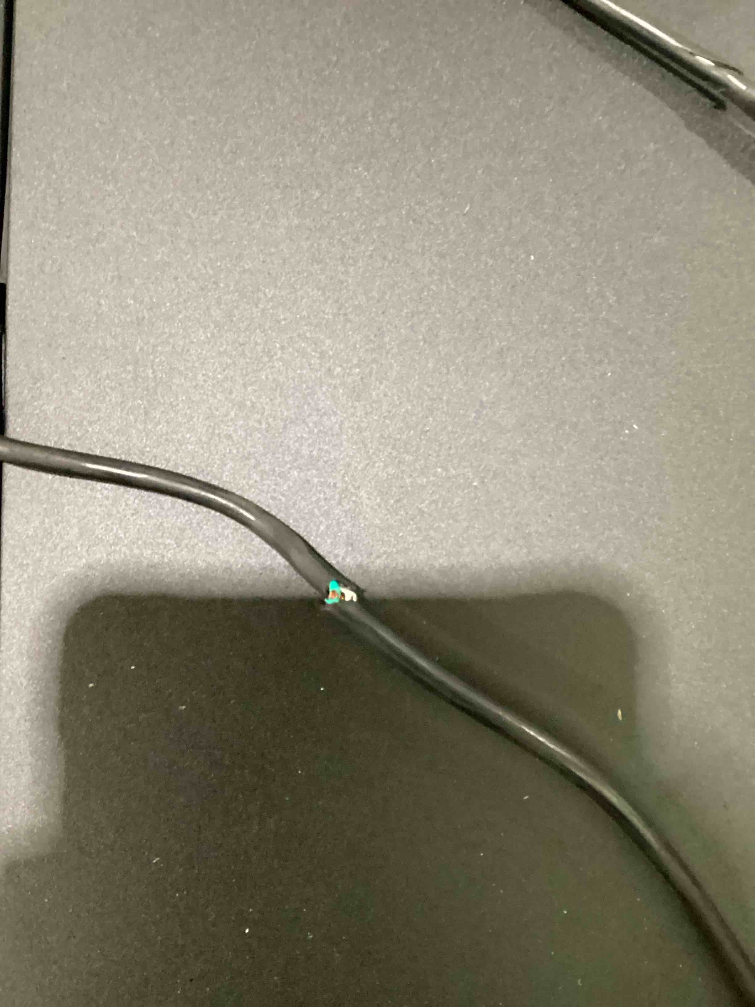 https://s3.amazonaws.com/lotting-images-prod/bidfta/PPE2898953_1750779287287.jpeg