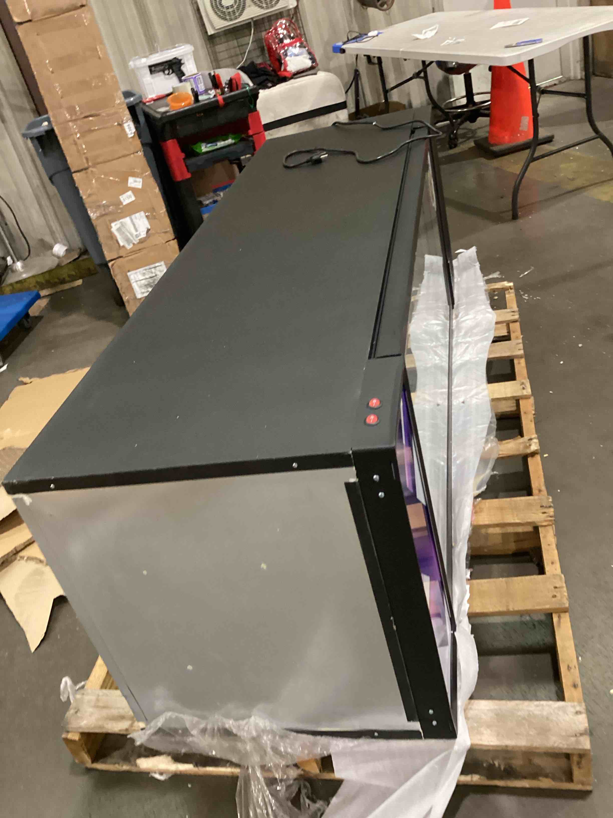 https://s3.amazonaws.com/lotting-images-prod/bidfta/PPE2898953_1750779307198.jpeg
