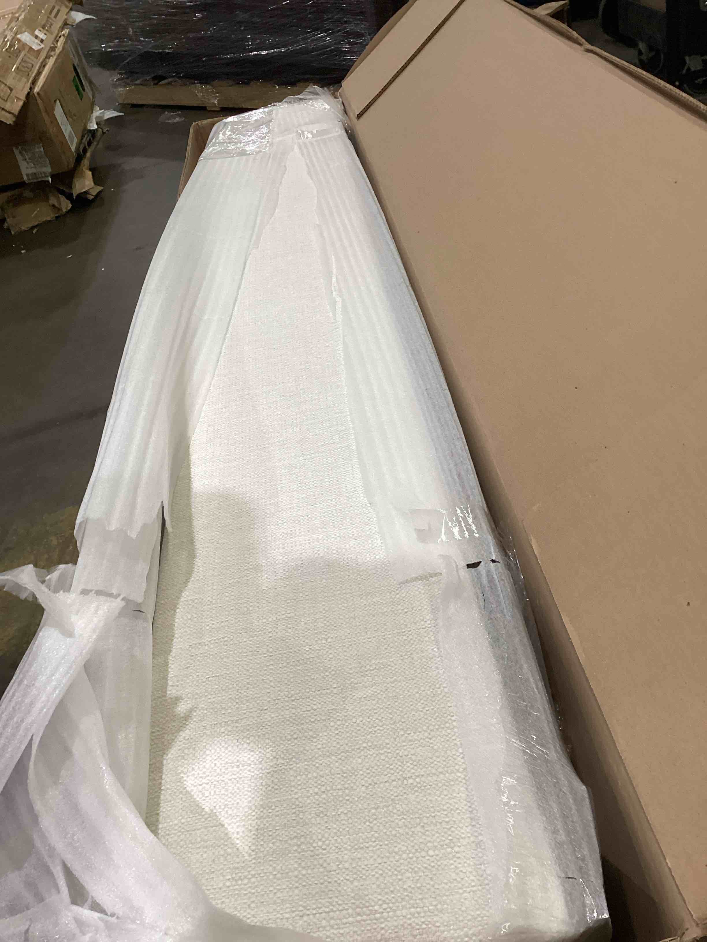https://s3.amazonaws.com/lotting-images-prod/bidfta/PPE2898956_1750786451174.jpeg