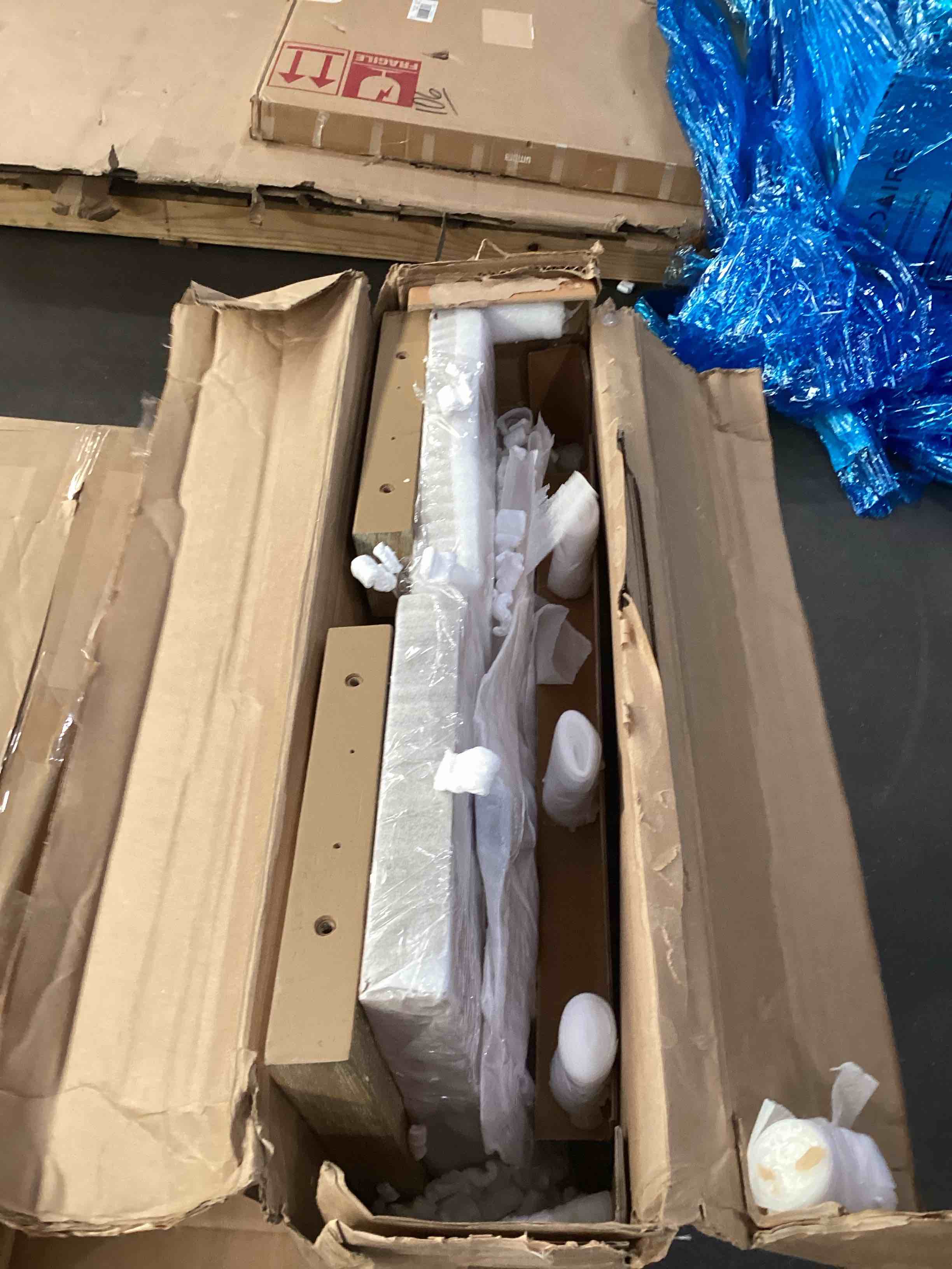 https://s3.amazonaws.com/lotting-images-prod/bidfta/PPE2898984_1750879757919.jpeg