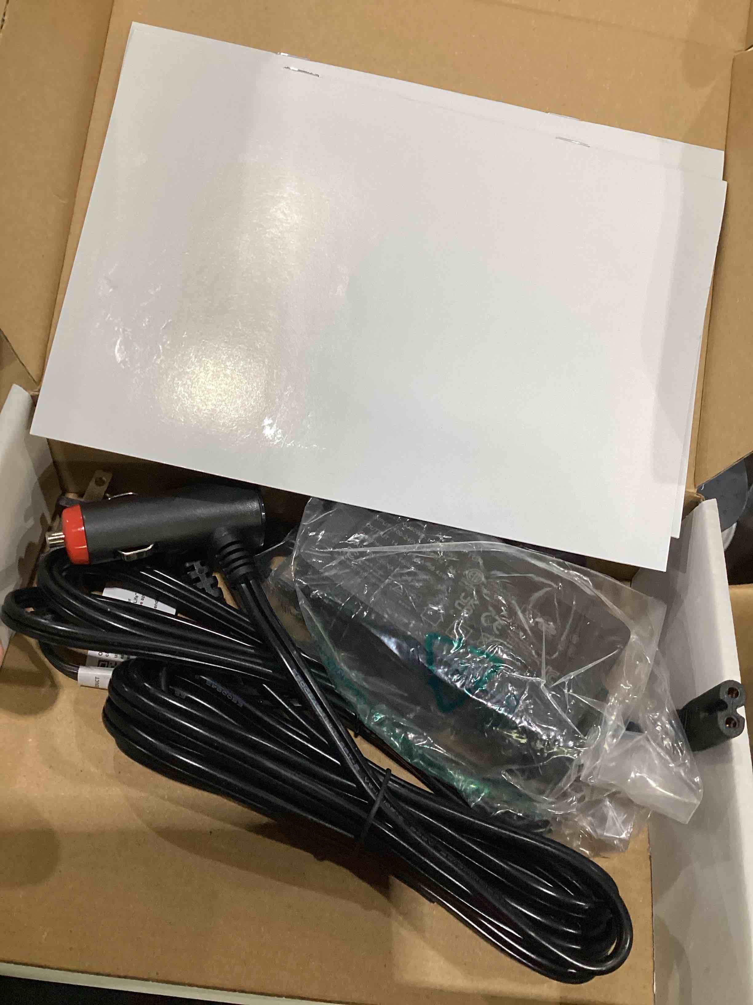 https://s3.amazonaws.com/lotting-images-prod/bidfta/PPE2899911_1746730659093.jpeg