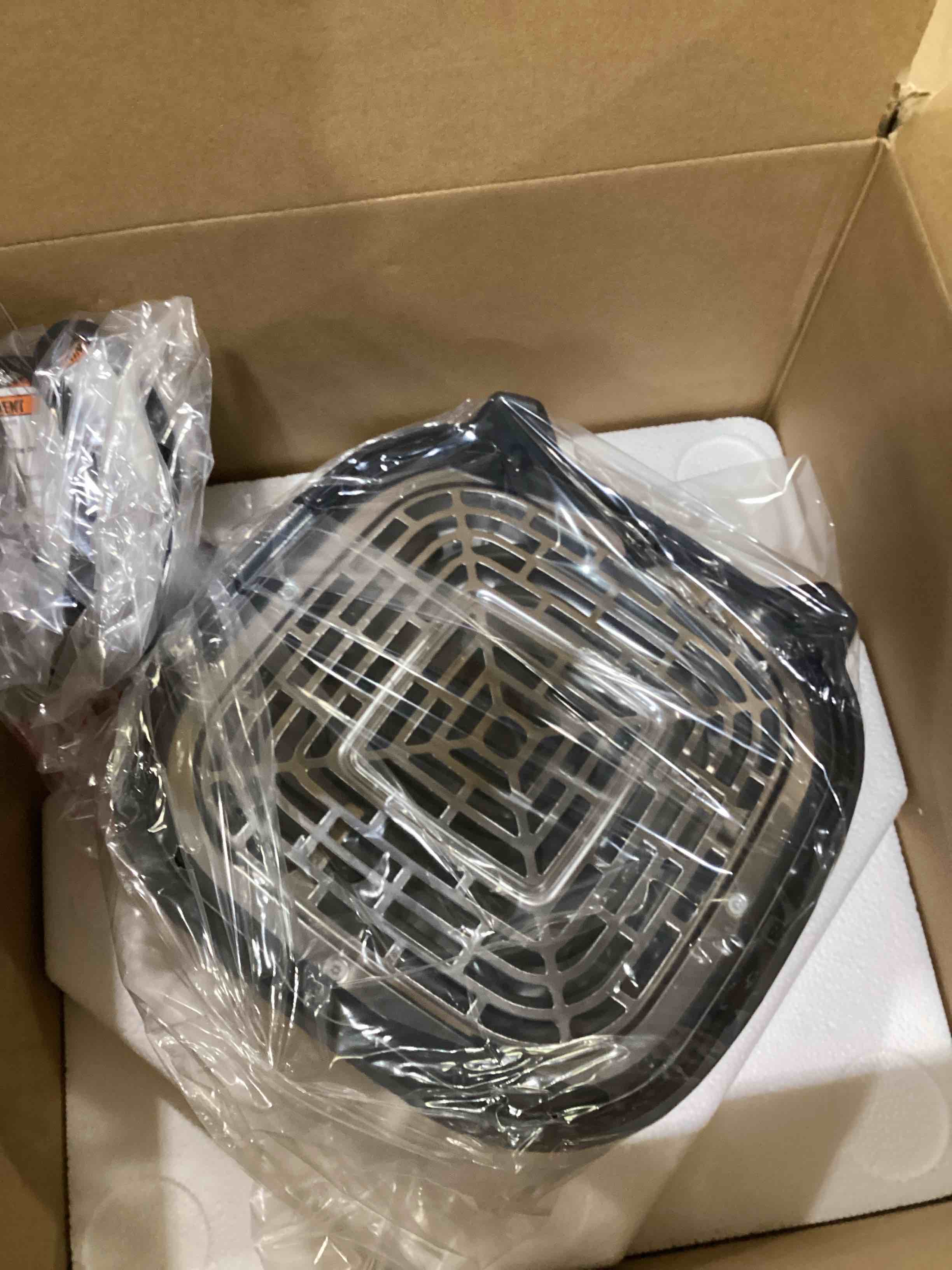 https://s3.amazonaws.com/lotting-images-prod/bidfta/PPE2899912_1746736643006.jpeg