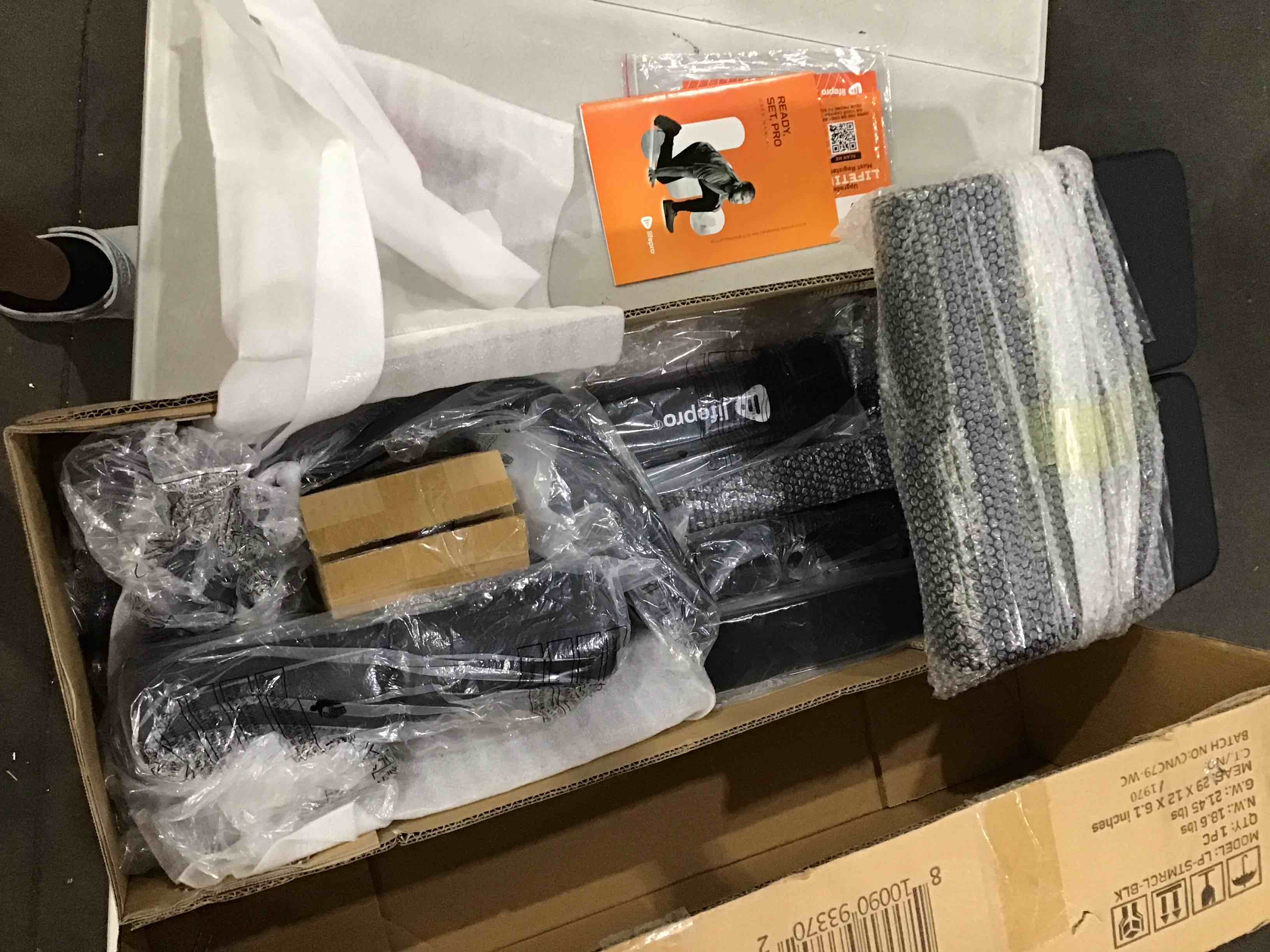 https://s3.amazonaws.com/lotting-images-prod/bidfta/PPE2901868_1750172197760.jpeg