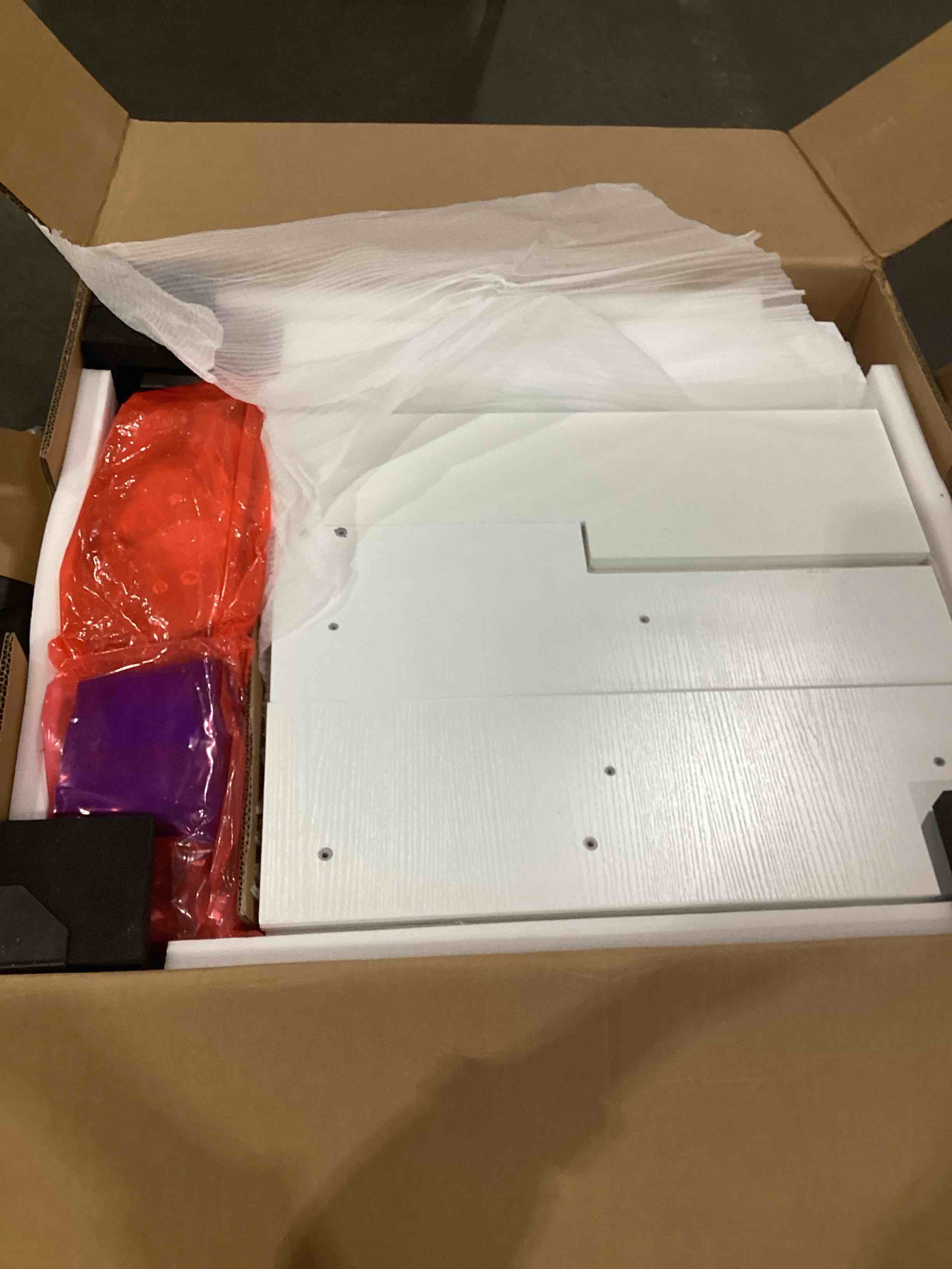 https://s3.amazonaws.com/lotting-images-prod/bidfta/PPE2901986_1750422080394.jpeg