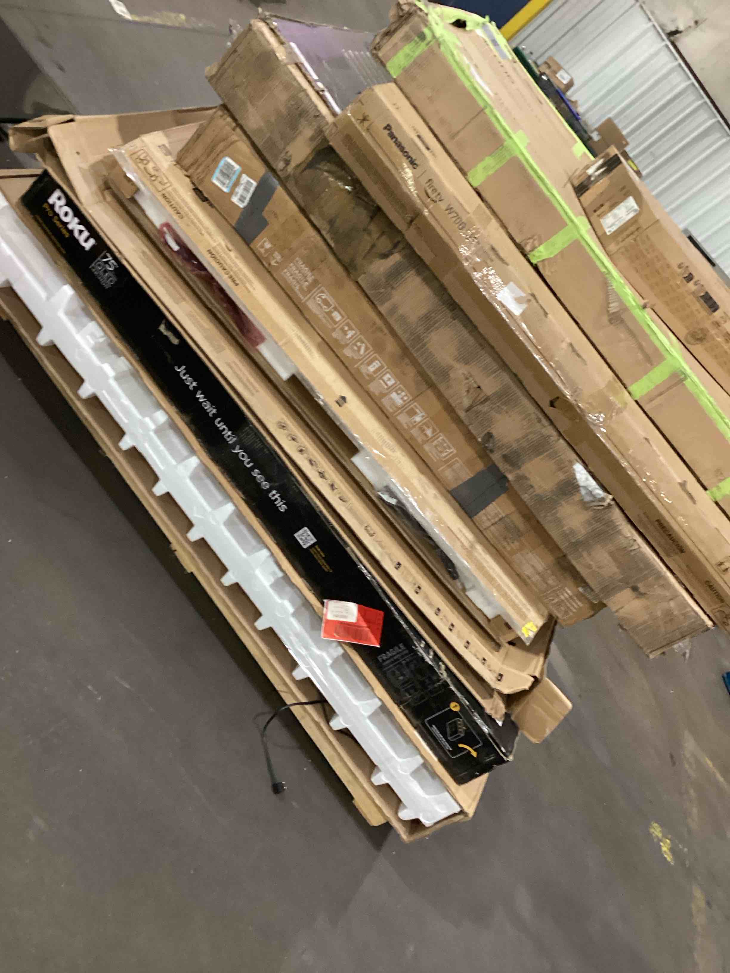 Pallet of Broken TVs/monitor