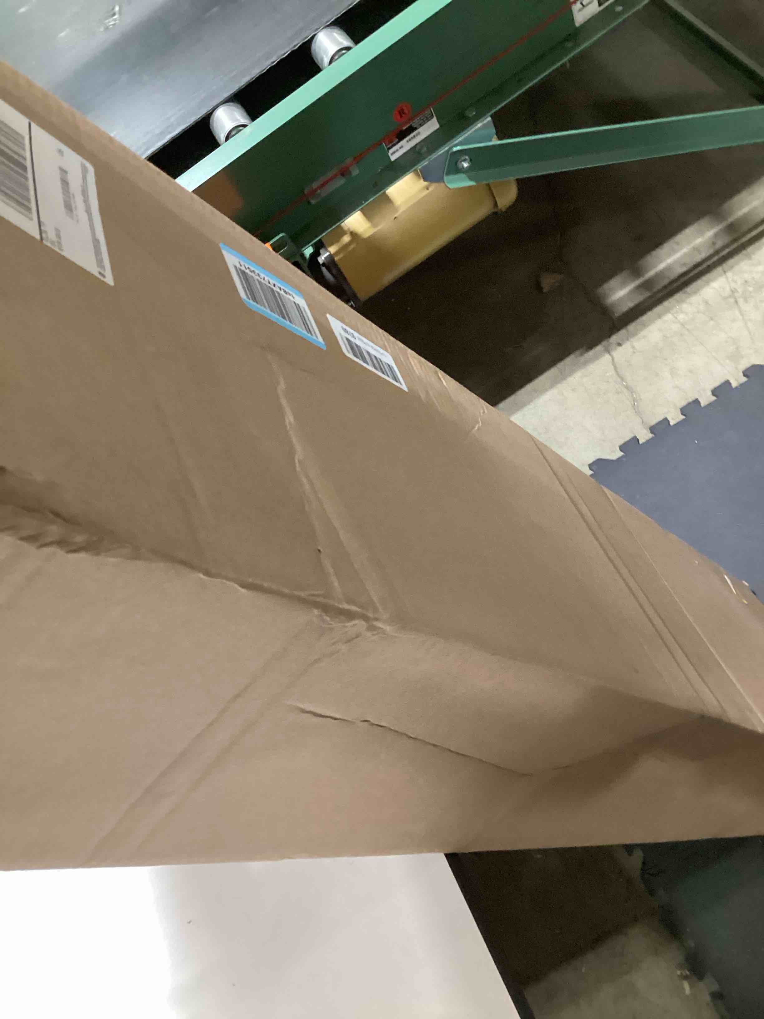 https://s3.amazonaws.com/lotting-images-prod/bidfta/PPE3208030_1759837945244.jpeg