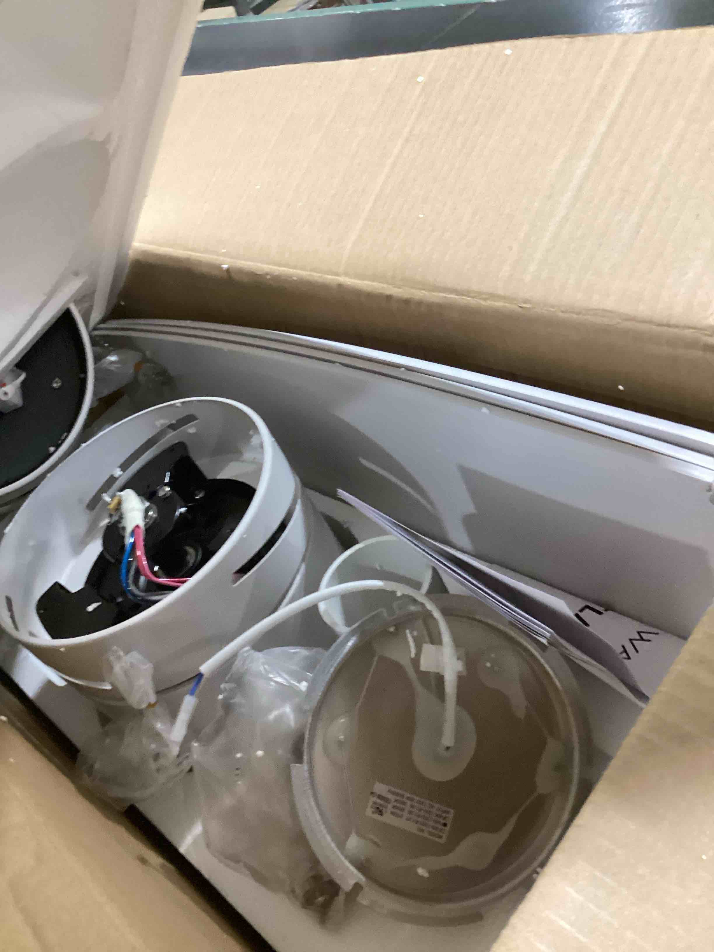 https://s3.amazonaws.com/lotting-images-prod/bidfta/PPE3208040_1759839015927.jpeg