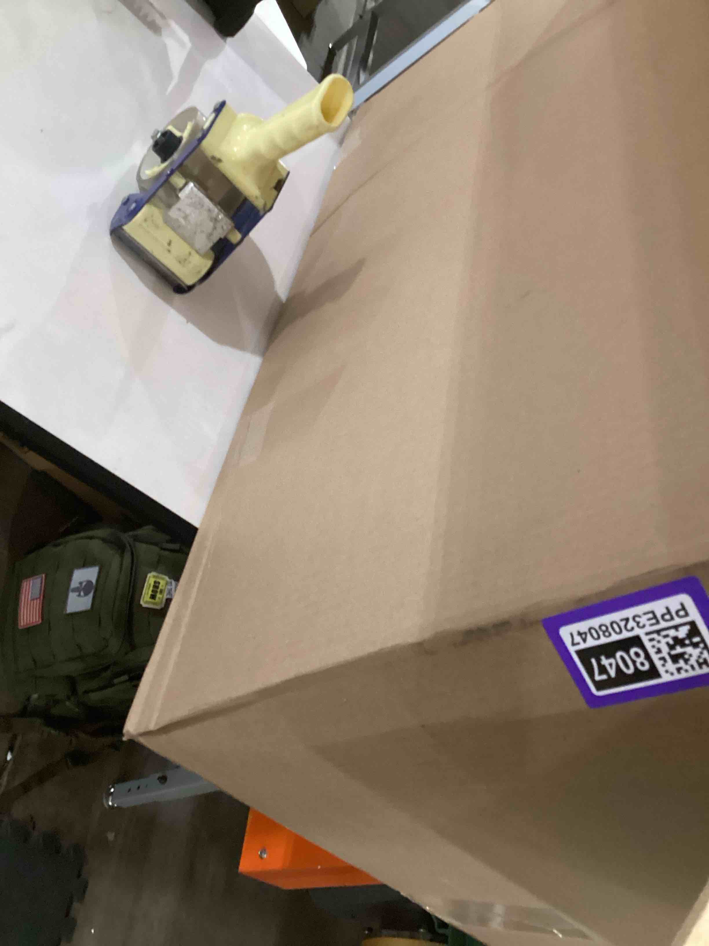https://s3.amazonaws.com/lotting-images-prod/bidfta/PPE3208047_1759840064916.jpeg