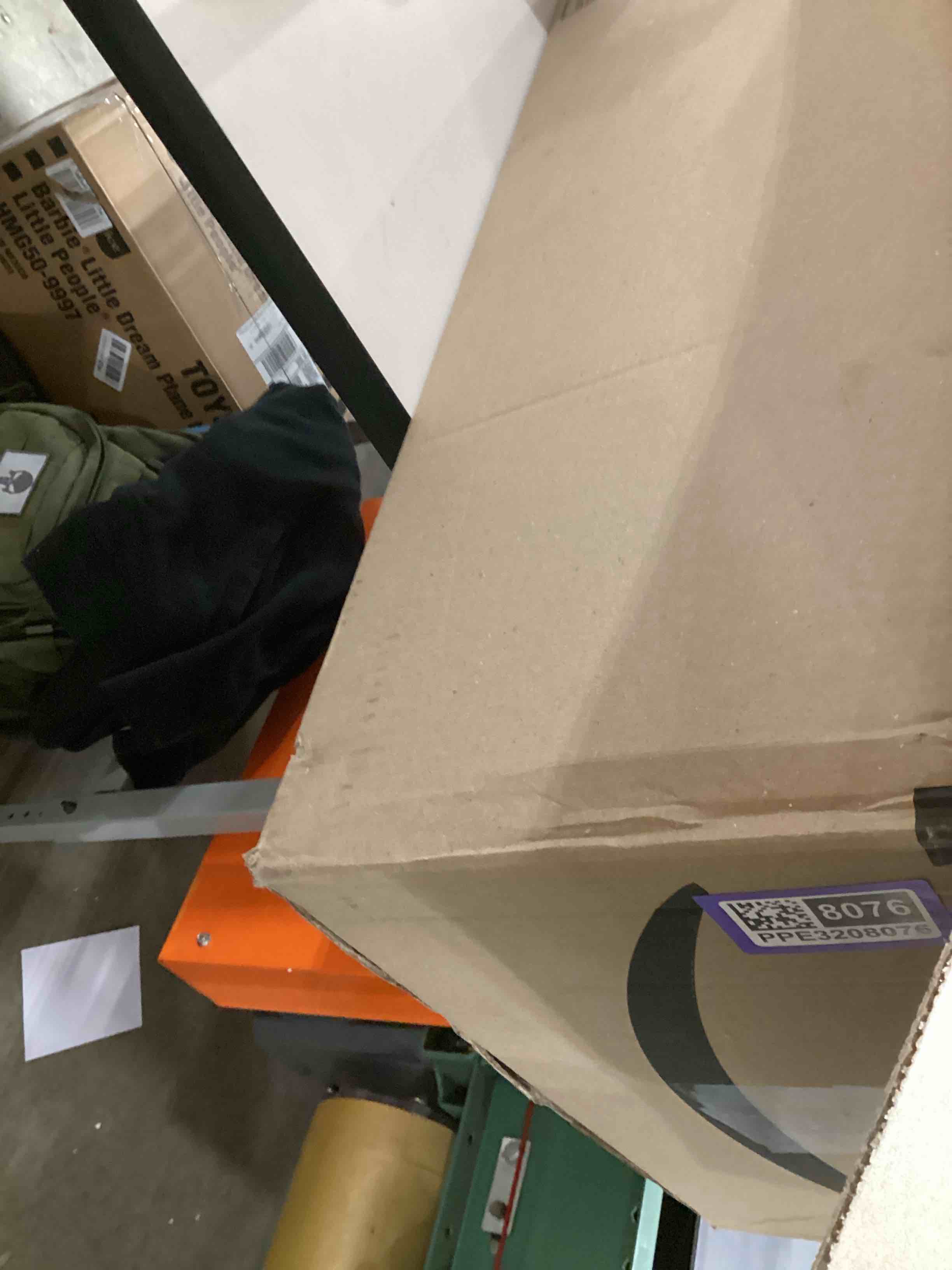 https://s3.amazonaws.com/lotting-images-prod/bidfta/PPE3208076_1759843675829.jpeg