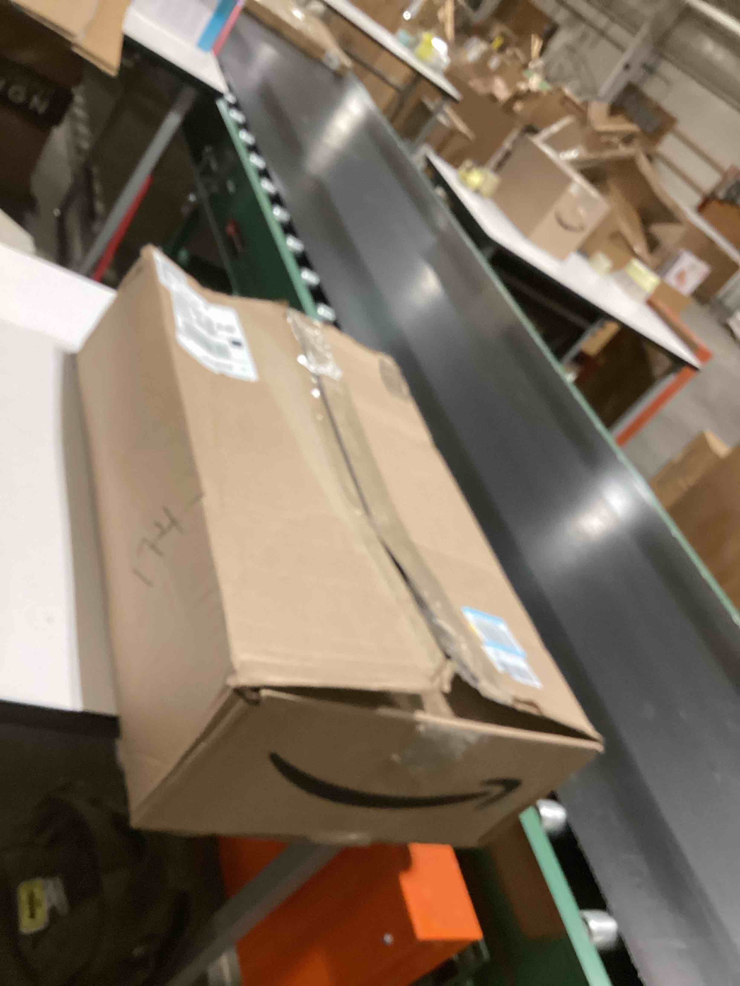 https://s3.amazonaws.com/lotting-images-prod/bidfta/PPE3208220_1759921825491.jpeg