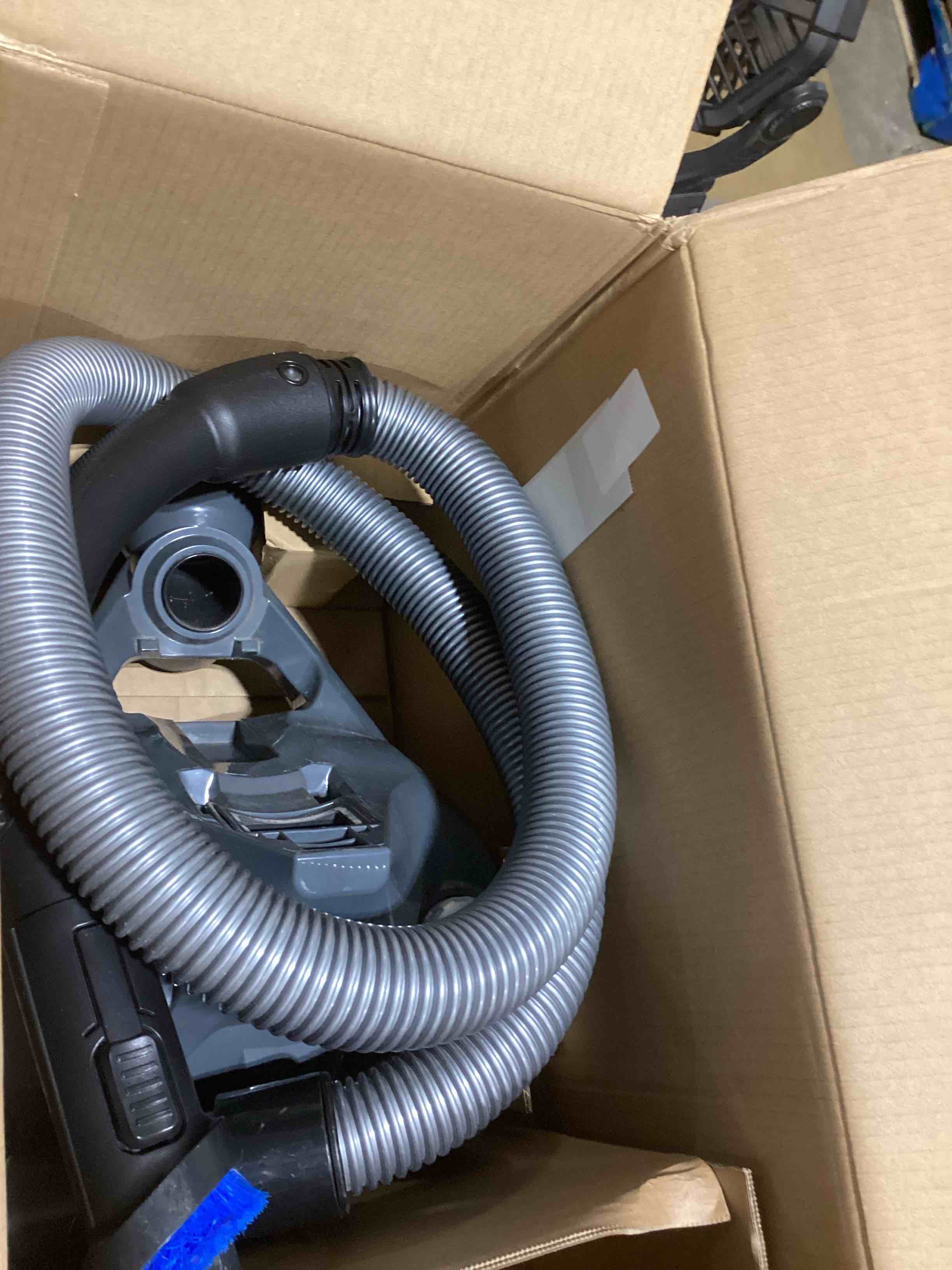 https://s3.amazonaws.com/lotting-images-prod/bidfta/PPE3208274_1759931361428.jpeg