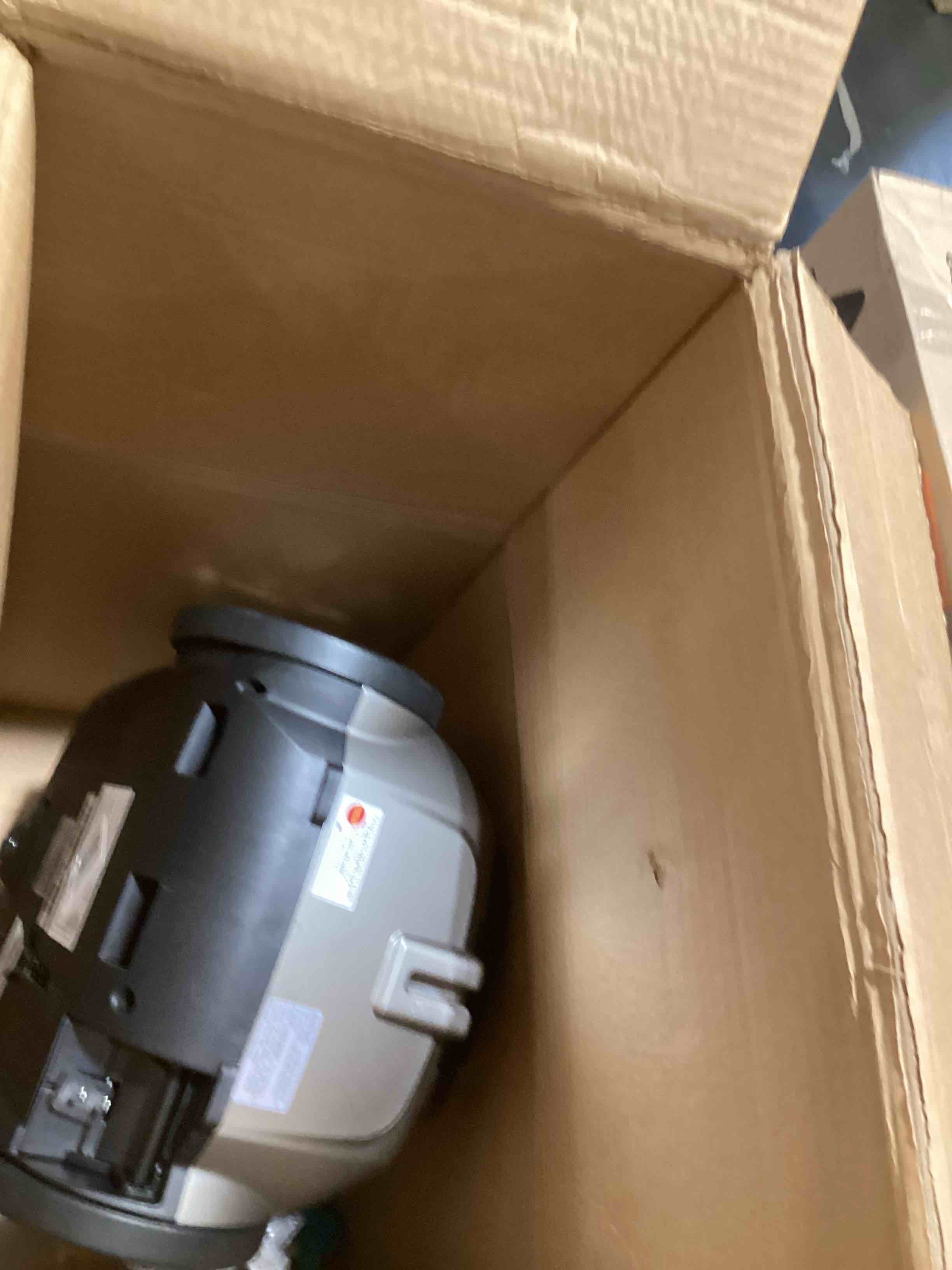 https://s3.amazonaws.com/lotting-images-prod/bidfta/PPE3208383_1759942932297.jpeg