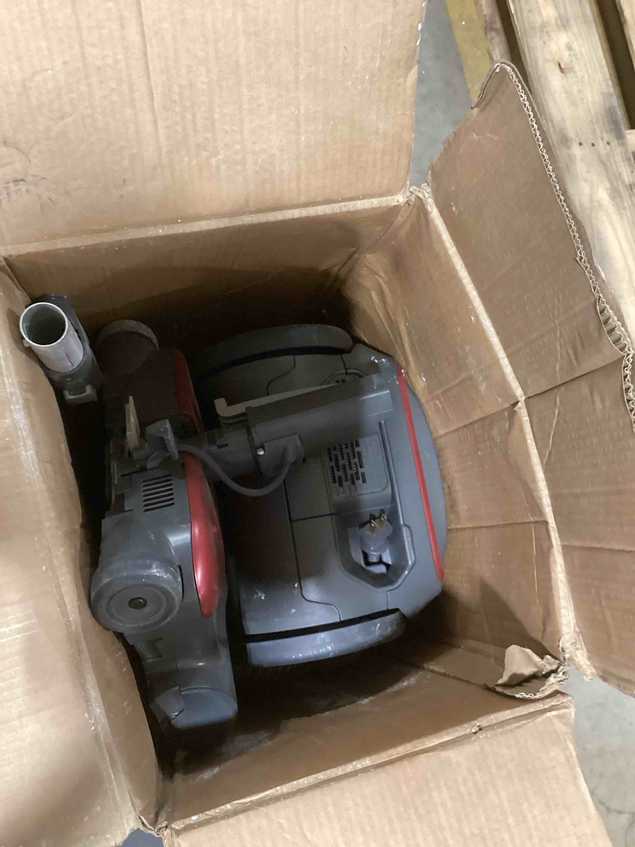 https://s3.amazonaws.com/lotting-images-prod/bidfta/PPE3208388_1759943572316.jpeg
