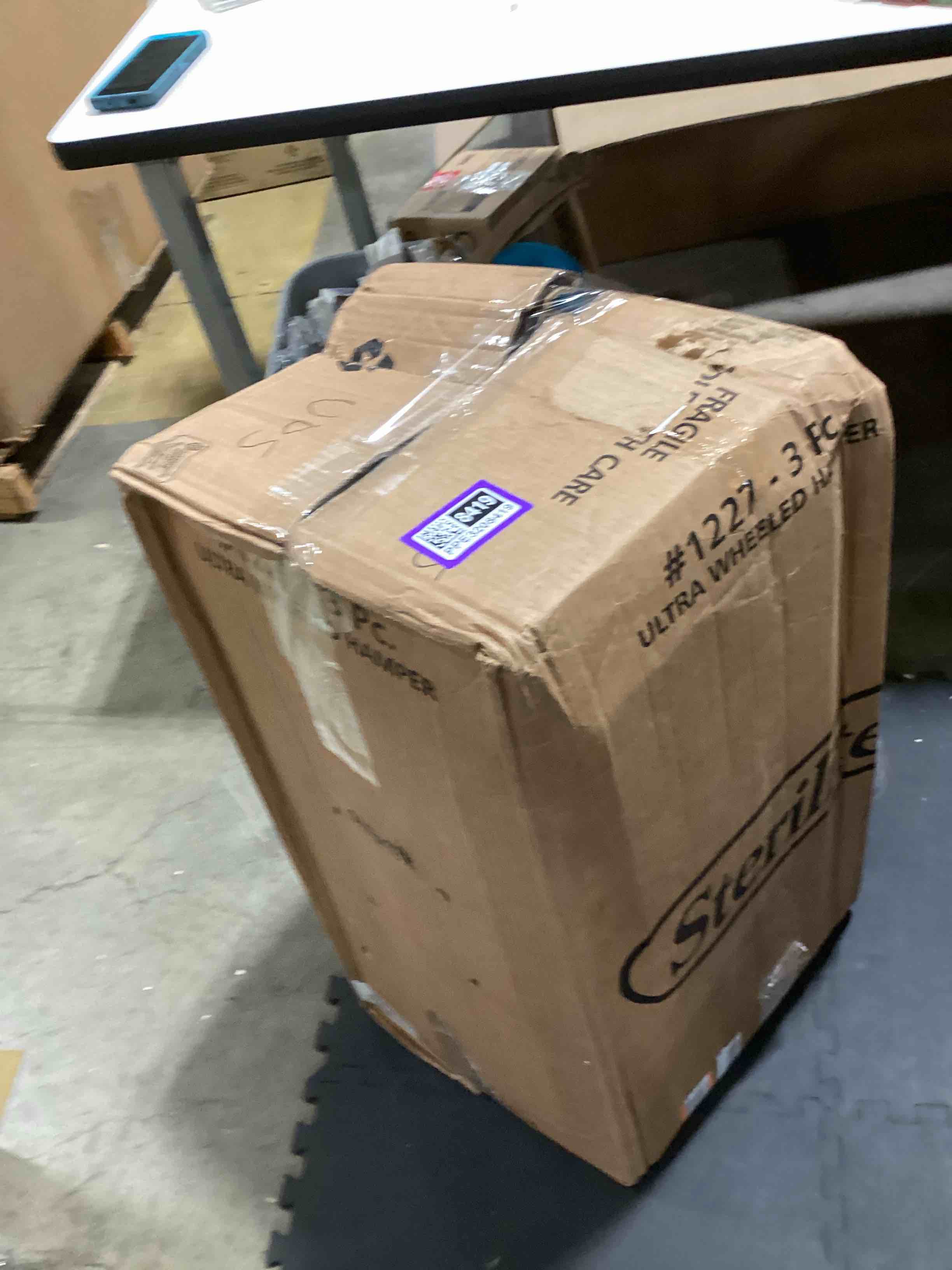 https://s3.amazonaws.com/lotting-images-prod/bidfta/PPE3208419_1759947775093.jpeg