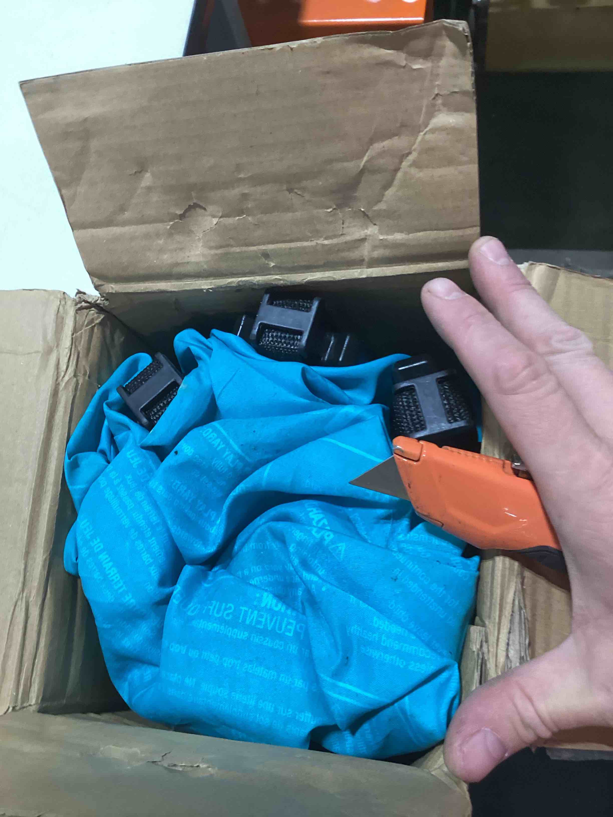 https://s3.amazonaws.com/lotting-images-prod/bidfta/PPE3208445_1759950099425.jpeg