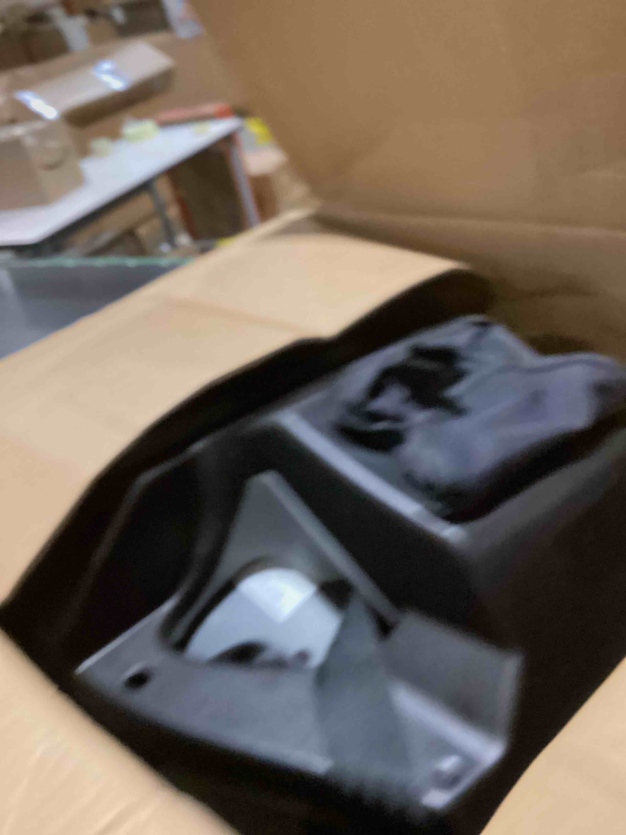 https://s3.amazonaws.com/lotting-images-prod/bidfta/PPE3208560_1760022363255.jpeg
