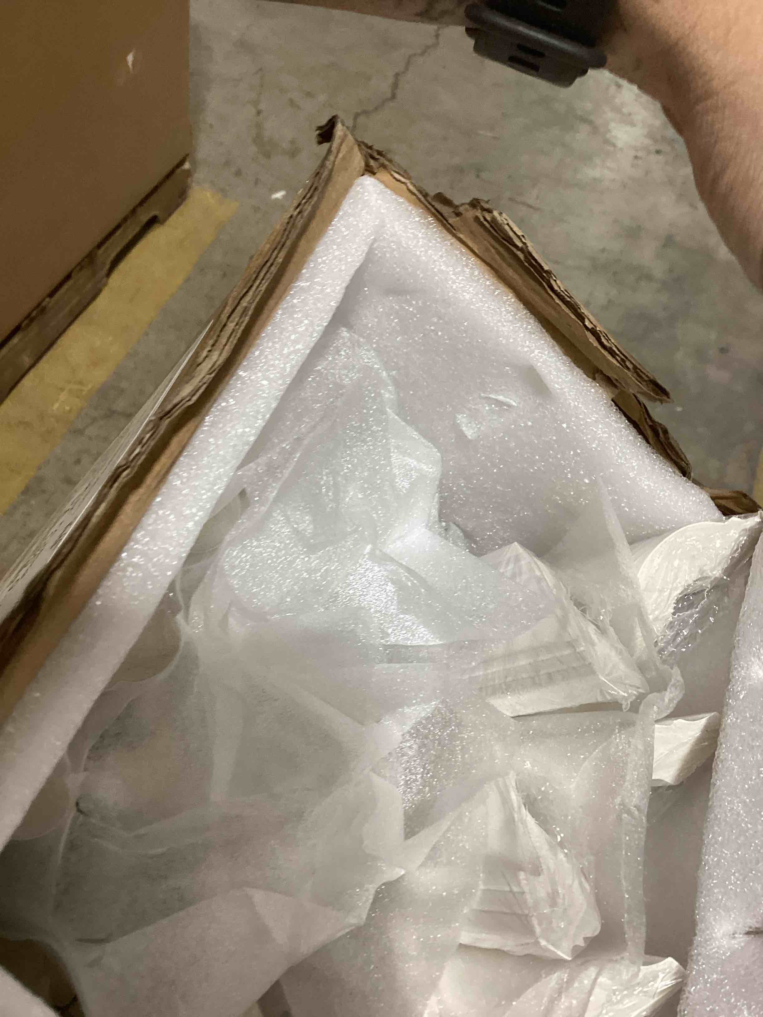 https://s3.amazonaws.com/lotting-images-prod/bidfta/PPE3208595_1760028913659.jpeg