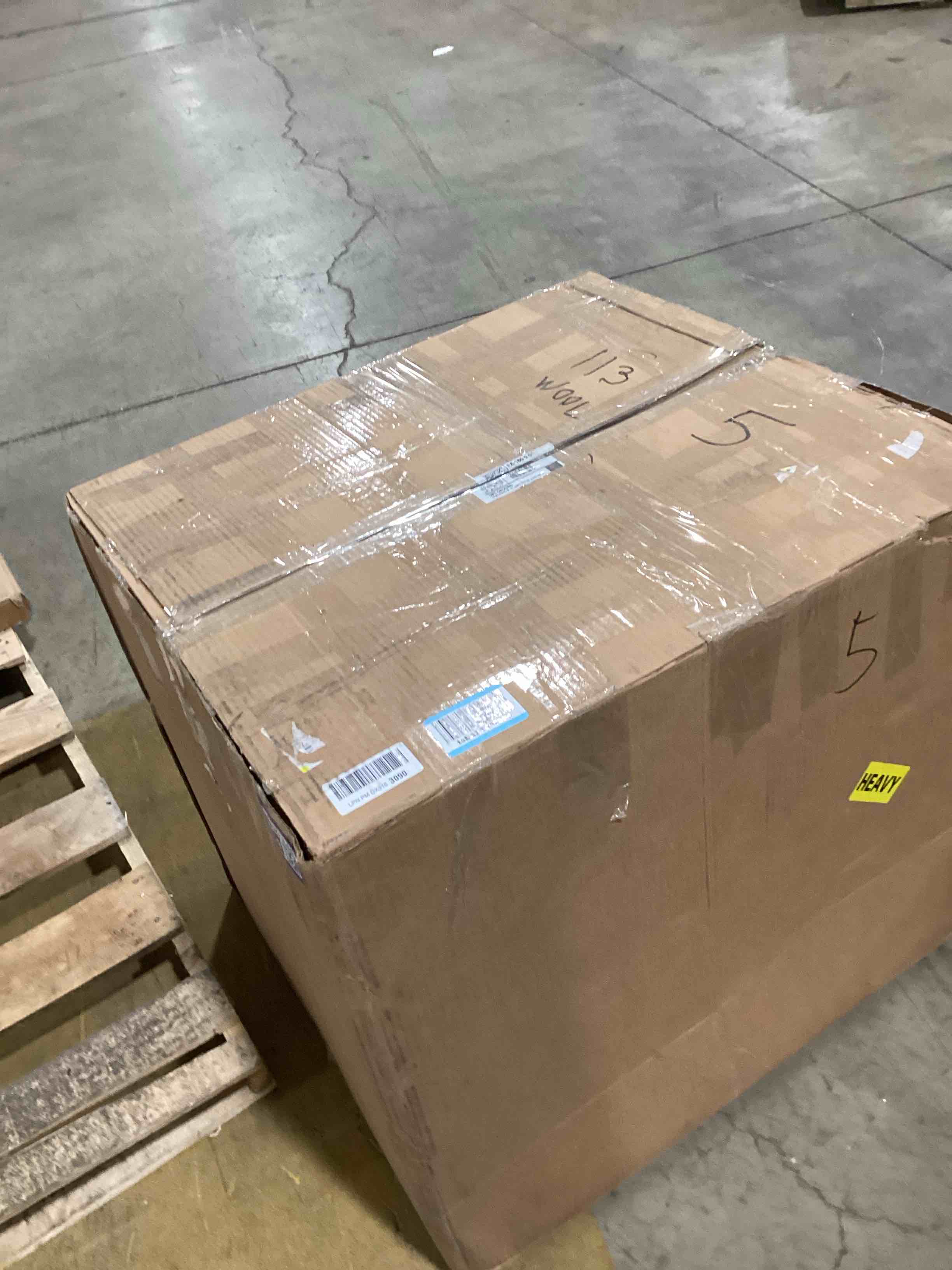 https://s3.amazonaws.com/lotting-images-prod/bidfta/PPE3208640_1760037979599.jpeg