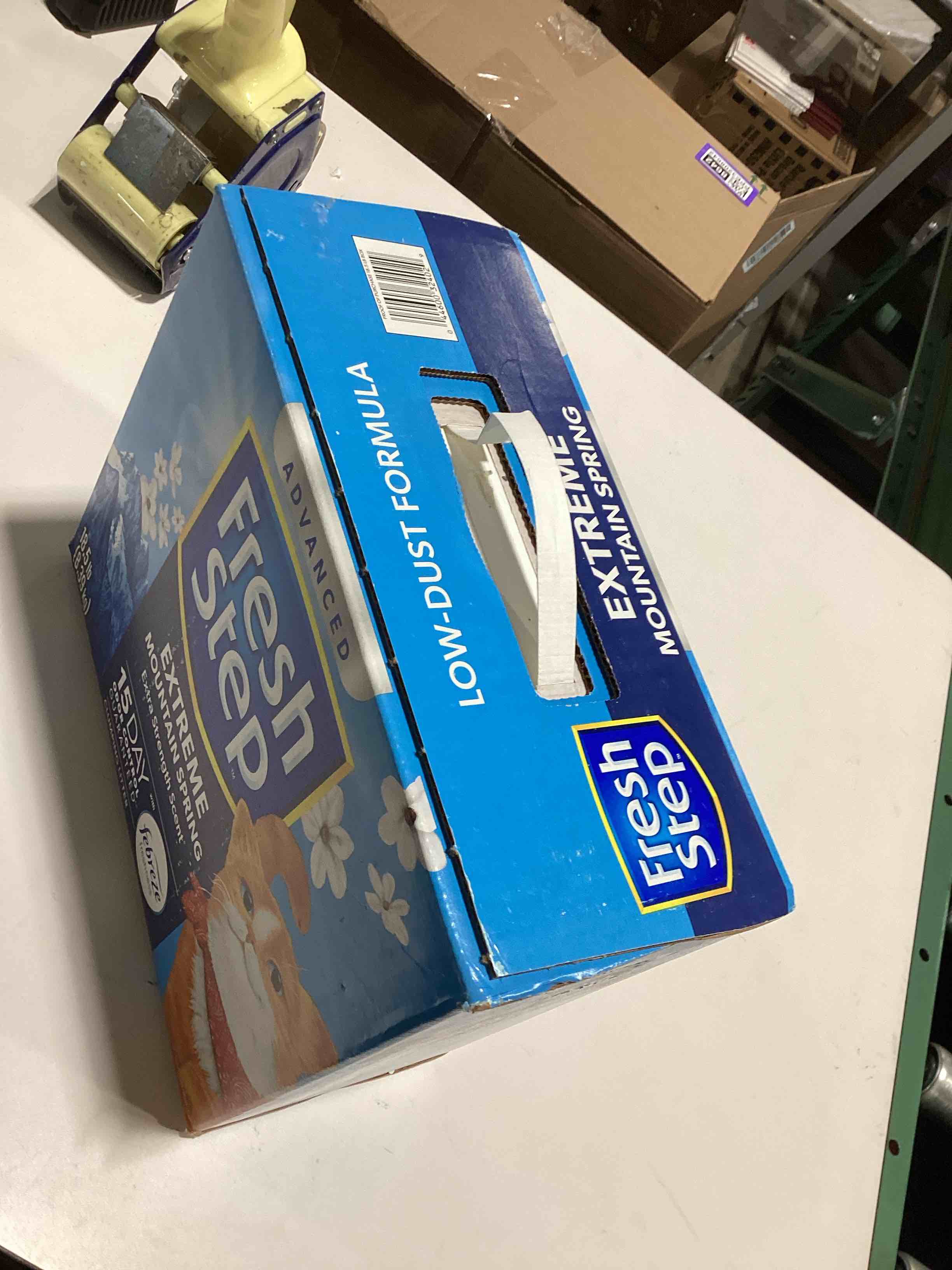 Condition photo showing New/Like New for fresh step clumping cat litter, advanced, extreme mountain spring odor control, extra large, 37 pounds total (2 pack of 18.5lb boxes) (b07zk3nsjq)