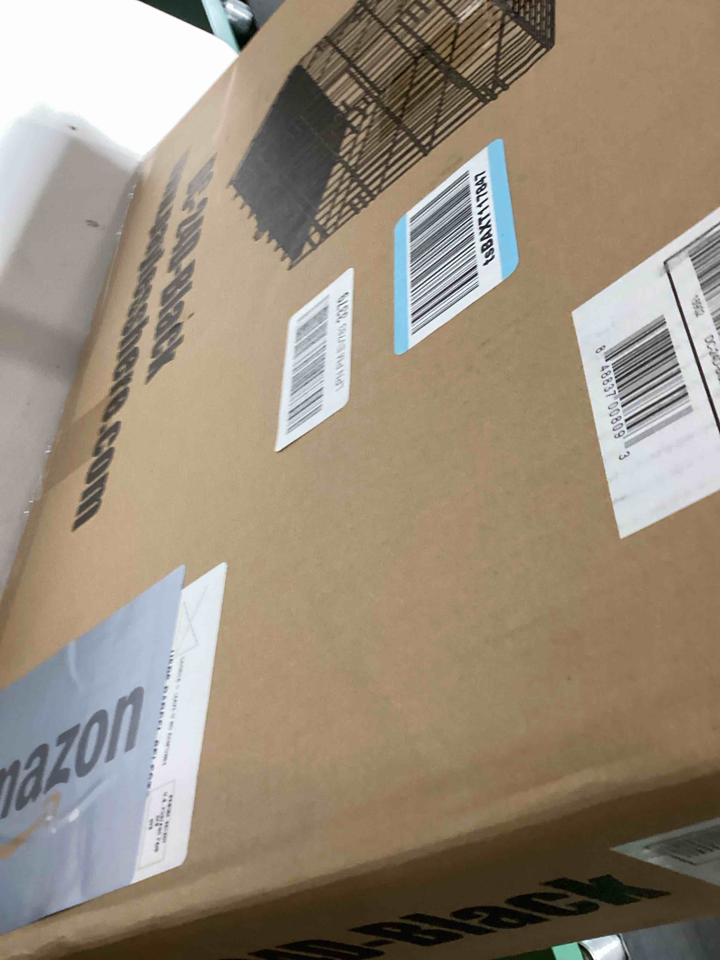 https://s3.amazonaws.com/lotting-images-prod/bidfta/PPE3208804_1760121362456.jpeg