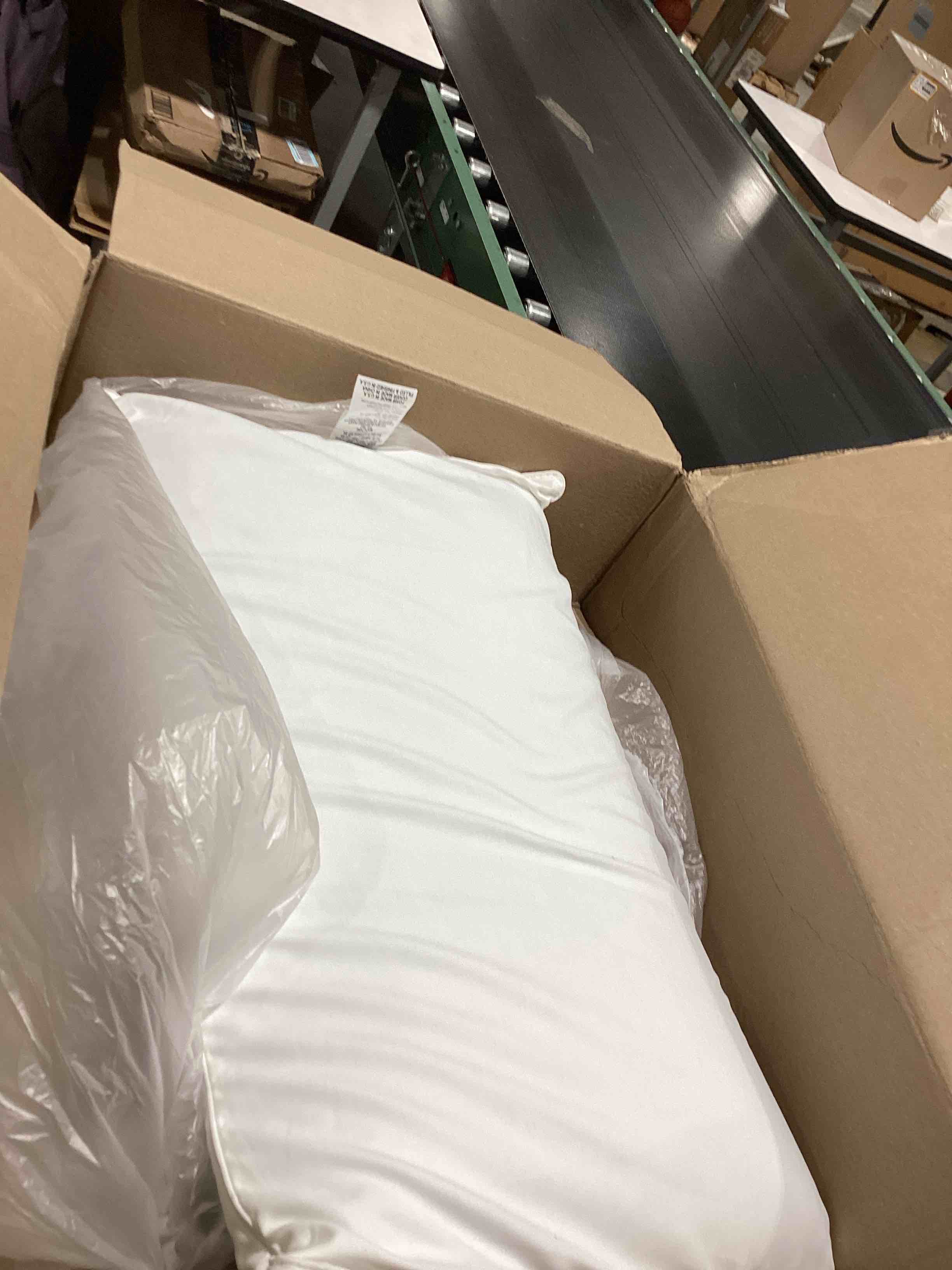 https://s3.amazonaws.com/lotting-images-prod/bidfta/PPE3208837_1760124357161.jpeg