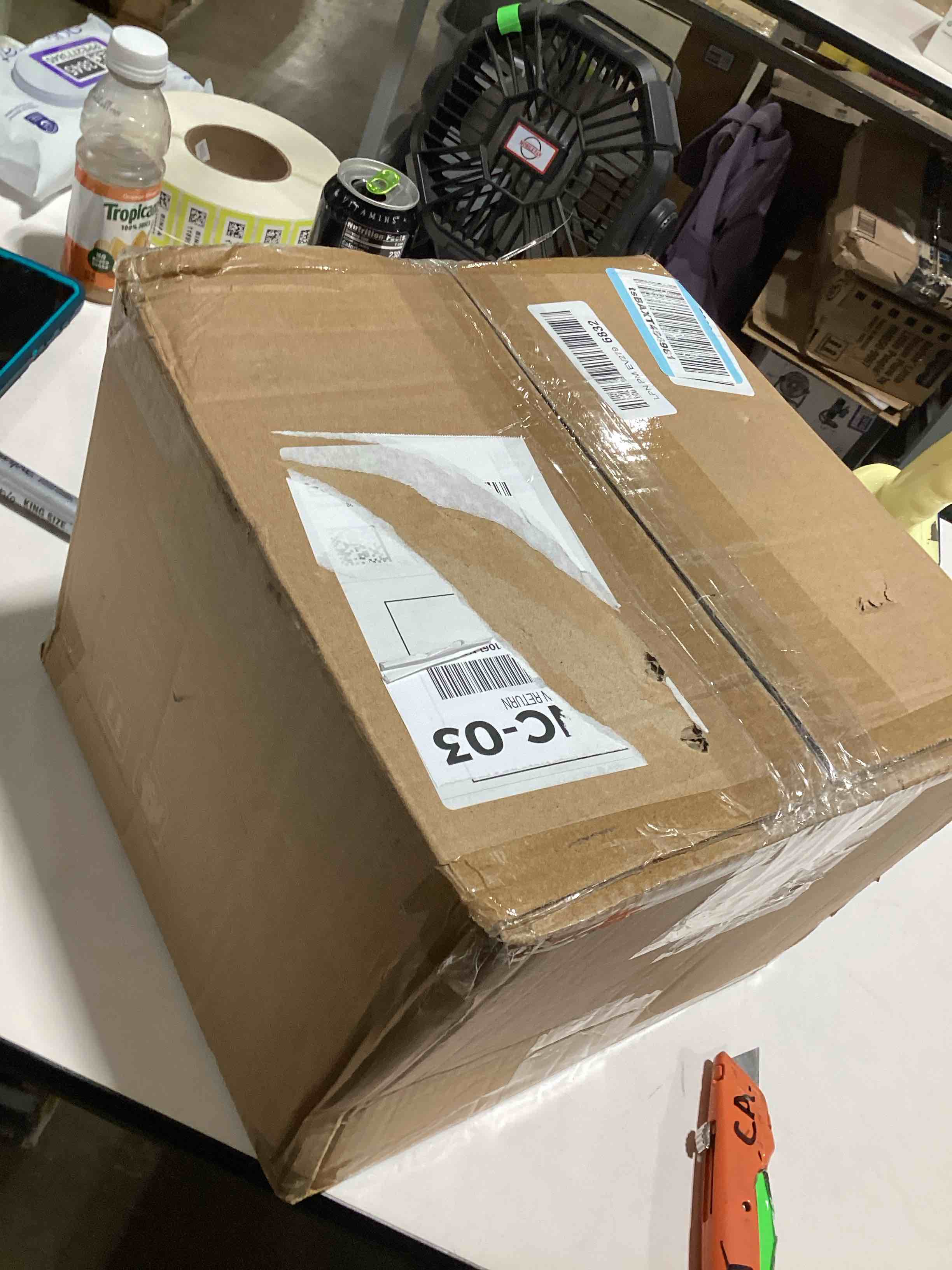 https://s3.amazonaws.com/lotting-images-prod/bidfta/PPE3208888_1760357046392.jpeg