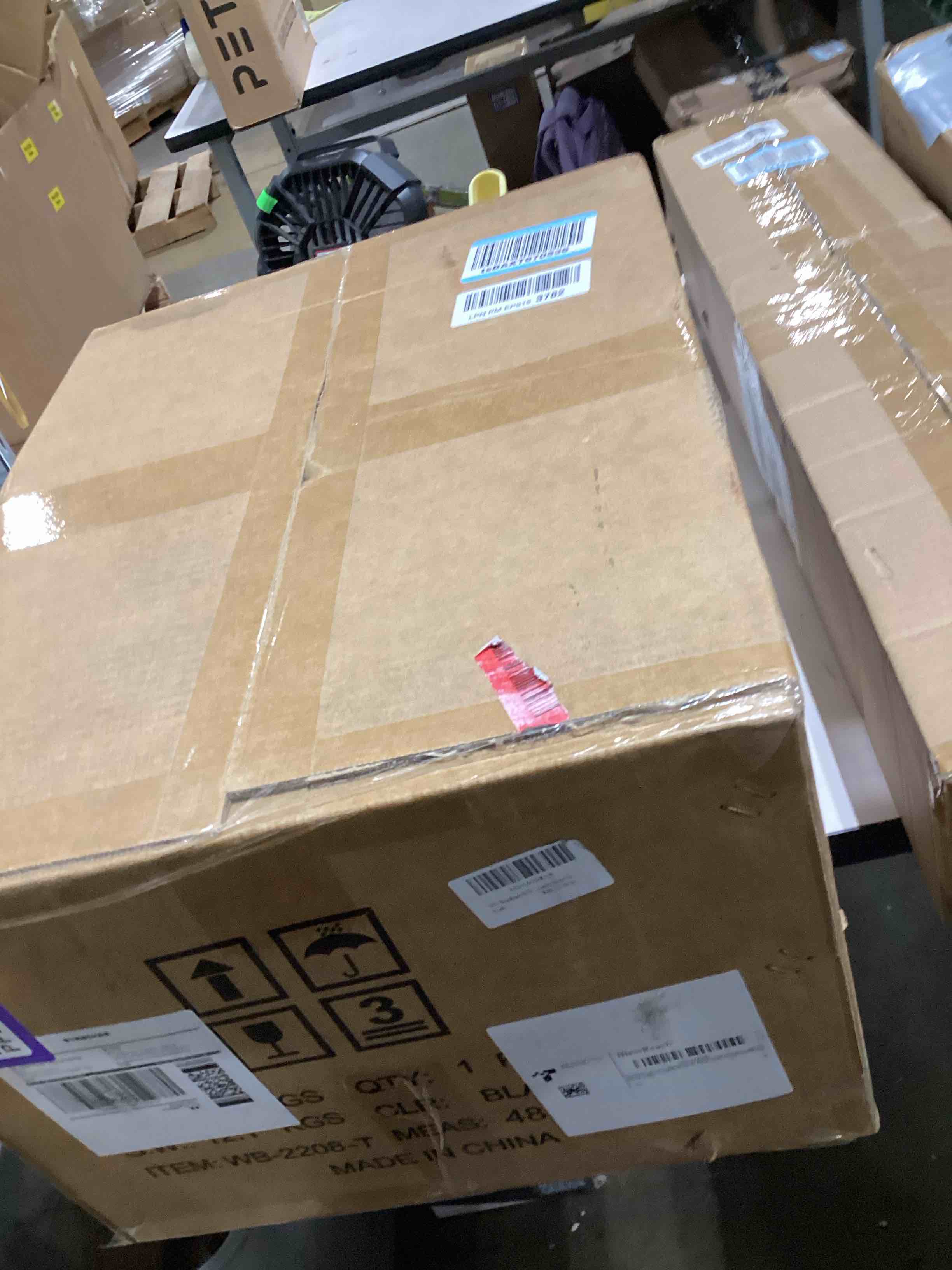 https://s3.amazonaws.com/lotting-images-prod/bidfta/PPE3208914_1760359342682.jpeg