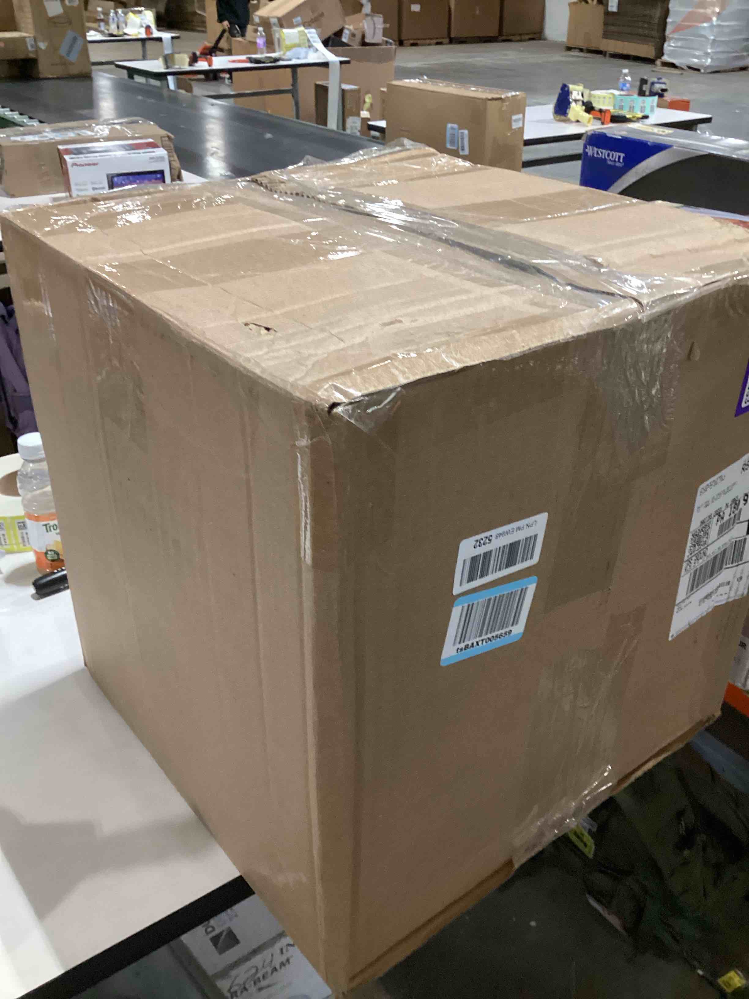https://s3.amazonaws.com/lotting-images-prod/bidfta/PPE3209033_1760372635926.jpeg