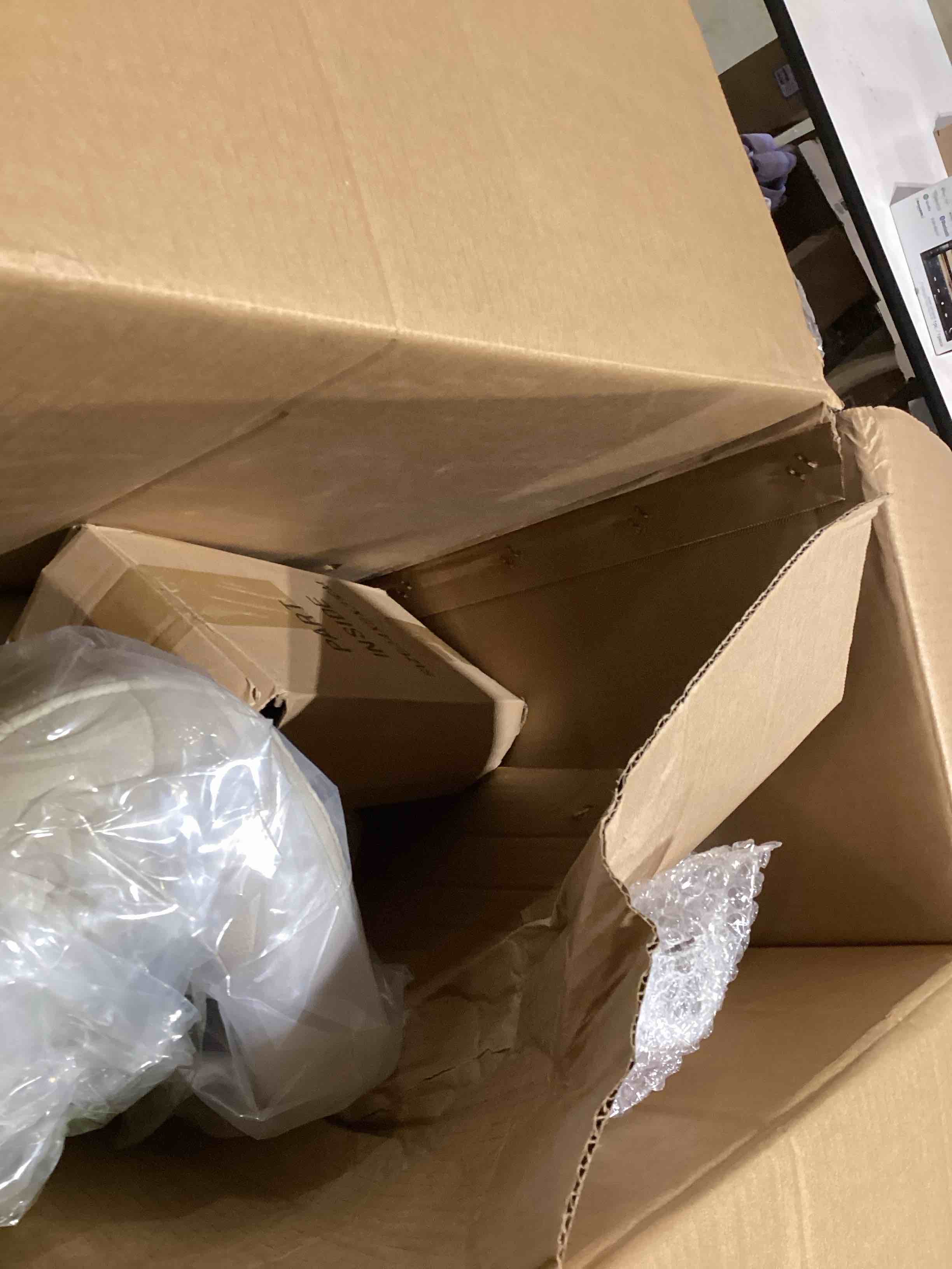 https://s3.amazonaws.com/lotting-images-prod/bidfta/PPE3209058_1760375735421.jpeg