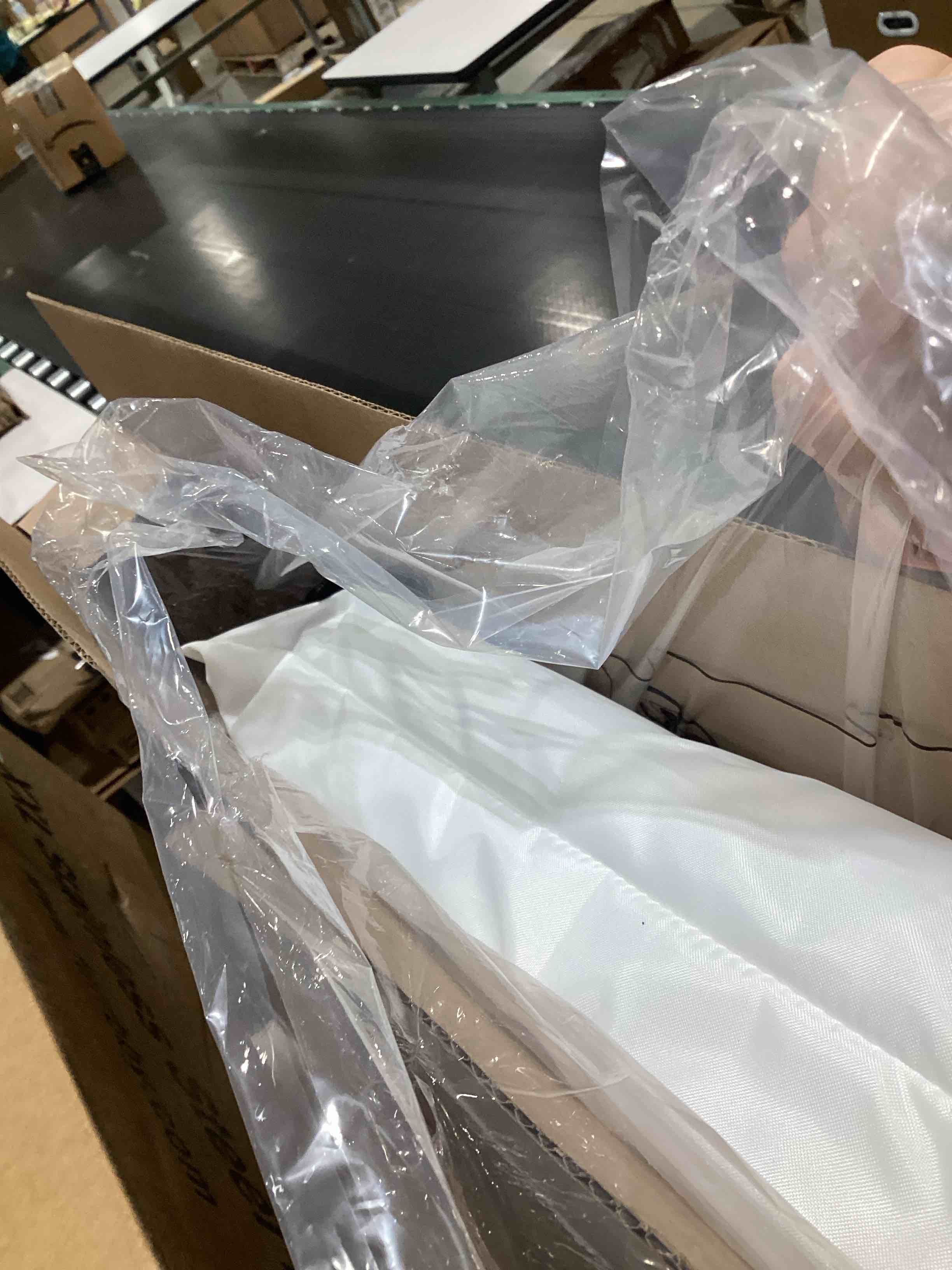 https://s3.amazonaws.com/lotting-images-prod/bidfta/PPE3209066_1760376030155.jpeg