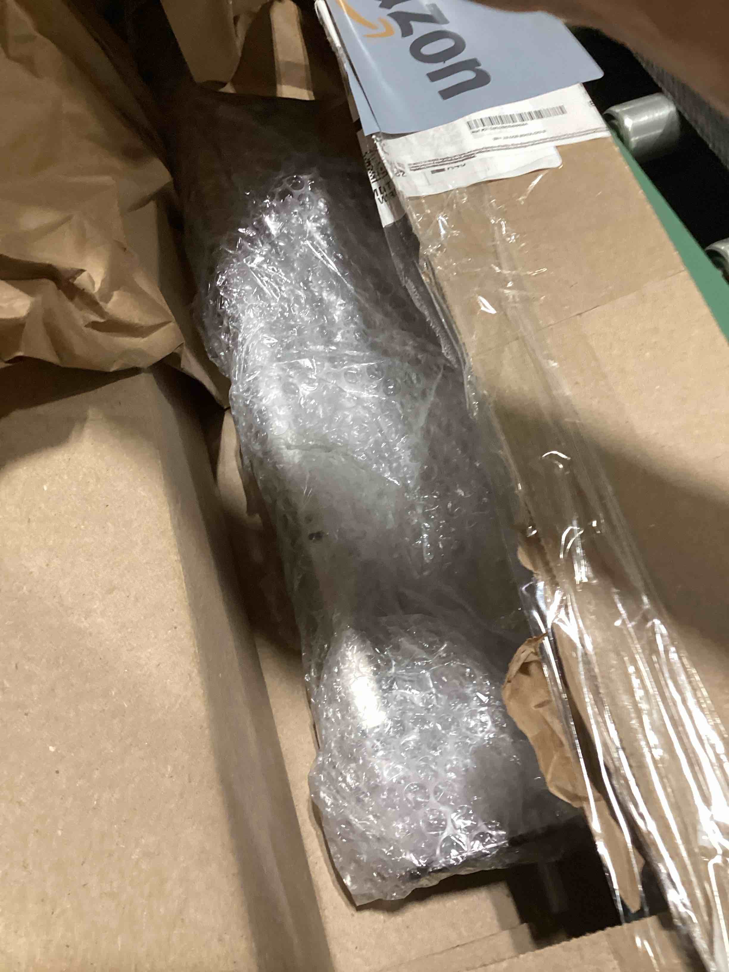 https://s3.amazonaws.com/lotting-images-prod/bidfta/PPE3209105_1760381925612.jpeg