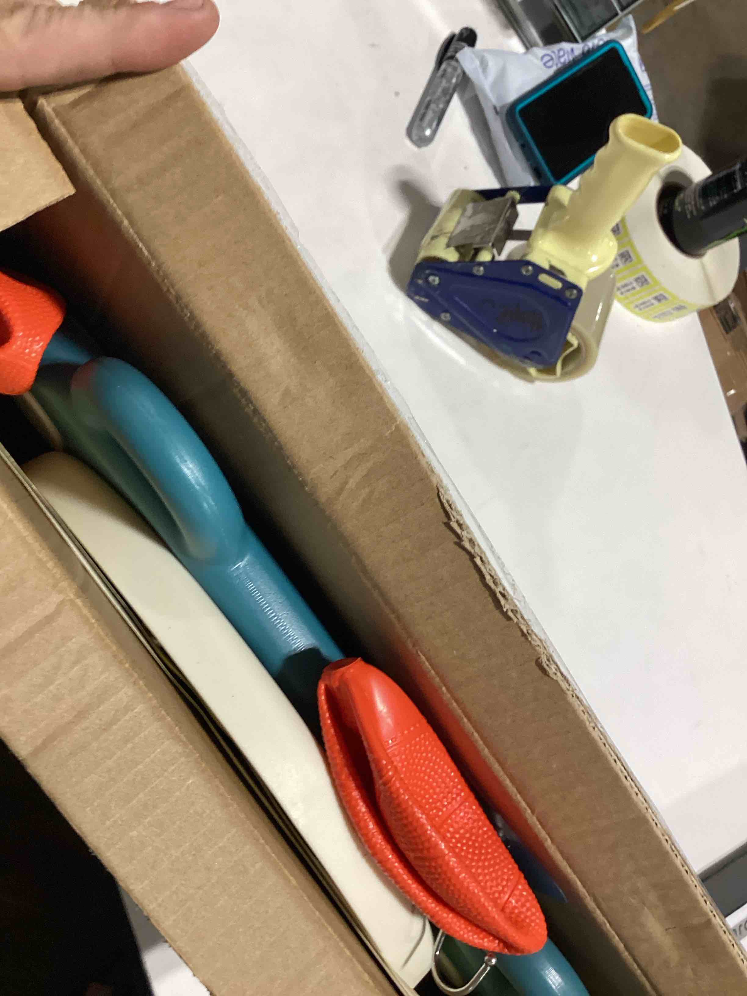 https://s3.amazonaws.com/lotting-images-prod/bidfta/PPE3209158_1760445302264.jpeg